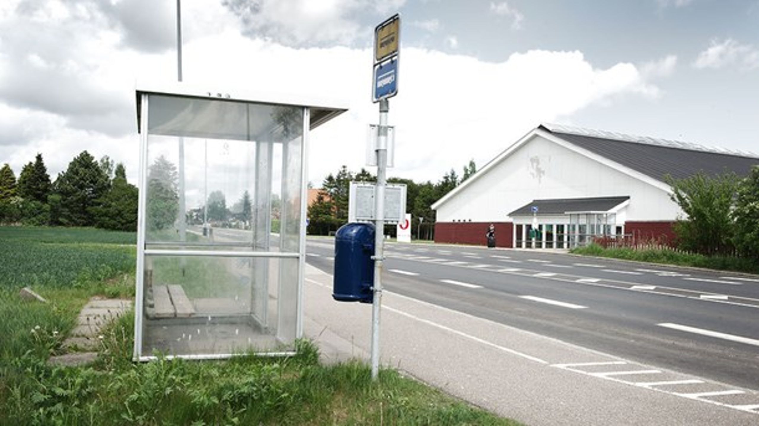 Regeringen har bevilliget 50 millioner kroner ekstra til at støtte den regionale busdrift. Men det er langt fra nok, lyder det fra regionsformand.