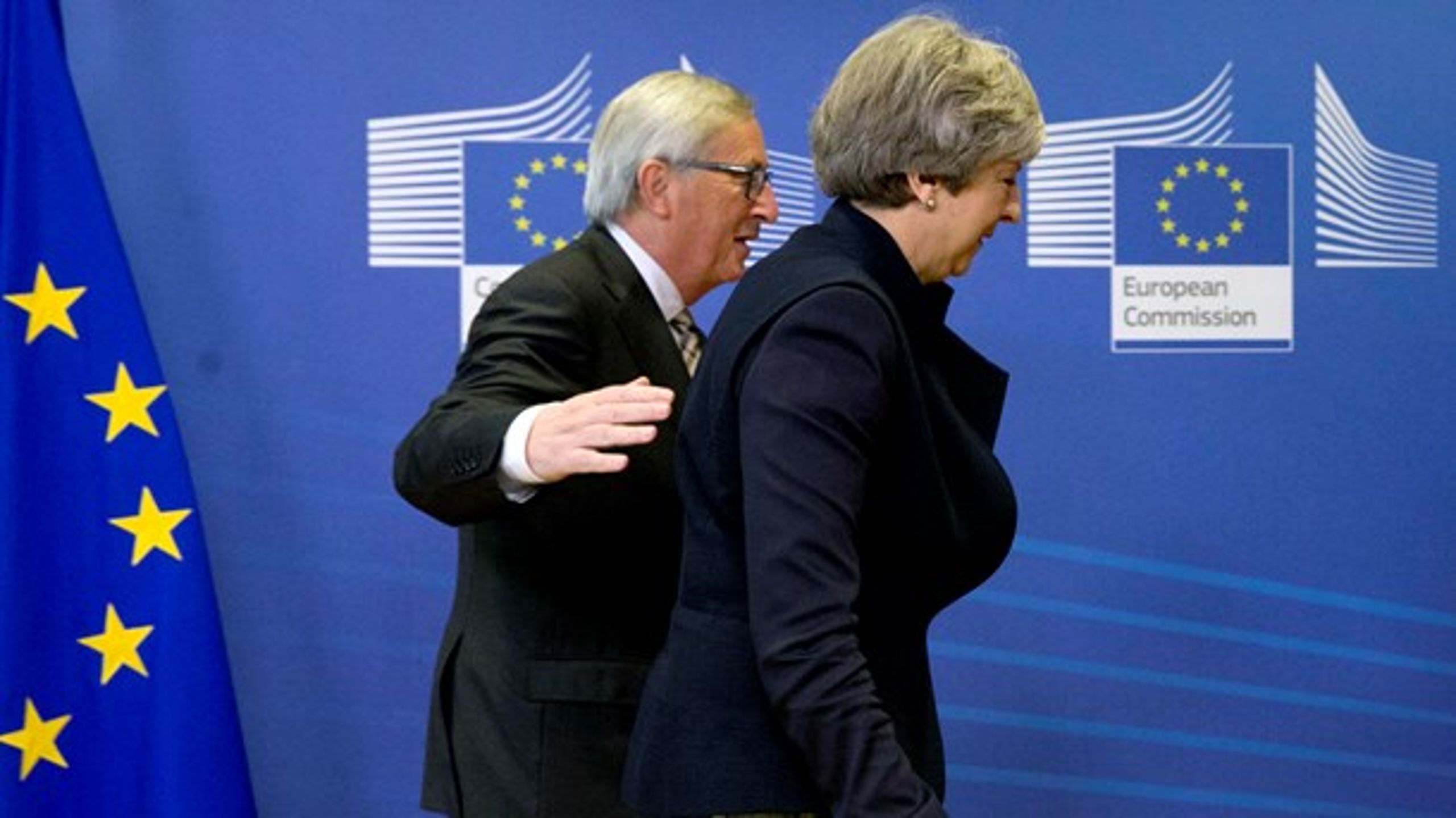 Theresa May har indtil videre stået alene over for et samlet EU, der ikke vil give Storbritannien særlige fordele efter skilsmissen.&nbsp;