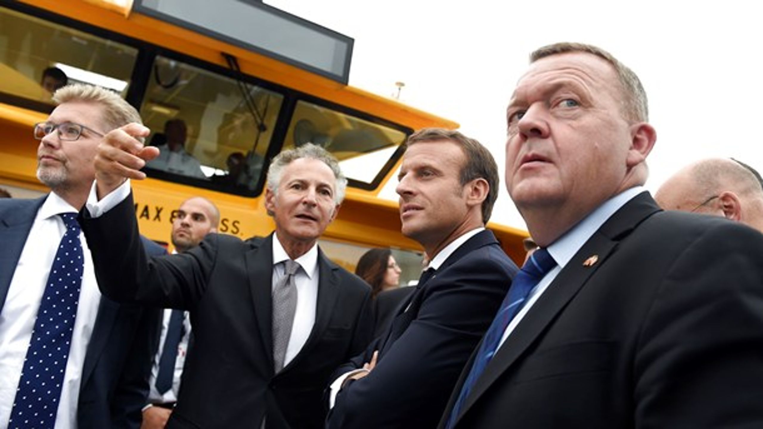 <div>Hovedstadens overborgmester Frank Jensen (tv.) og statsminister Lars Løkke Rasmussen (V) satser på, at Tour de France skal begynde i København i 2012. Nu vil regeringen afsætte penge på finansloven til formålet. Nr. 2 og 3 fra venstre er hhv. den franske ambassadør Fran<a href="https://www.scanpix.dk/spdk/index.pl?cache=251003799922049.34#" target="" rel="">ç</a>ois Zimeray og præsident Emmanuel Macron.</div>