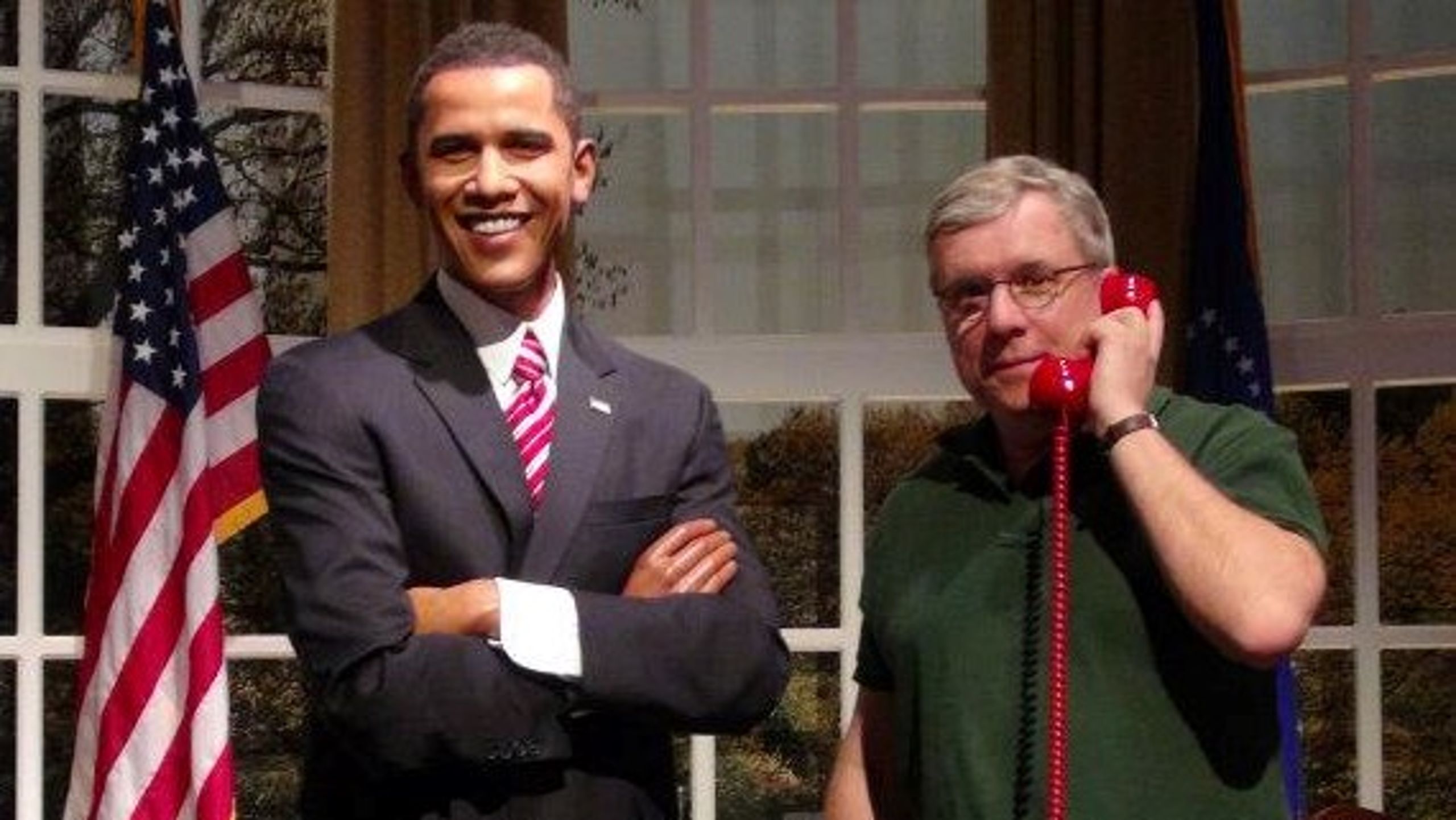 Artiklens forfatter kunne i 2012&nbsp;nøjes med en&nbsp;–&nbsp;i øvrigt nok så dyr&nbsp;–&nbsp;billet&nbsp;til Madame Tussauds vokskabinet i Phoenix&nbsp;&nbsp;for at tilfredsstille en naturlig menneskelig trang til at blive fotograferet med USA's daværende præsident.