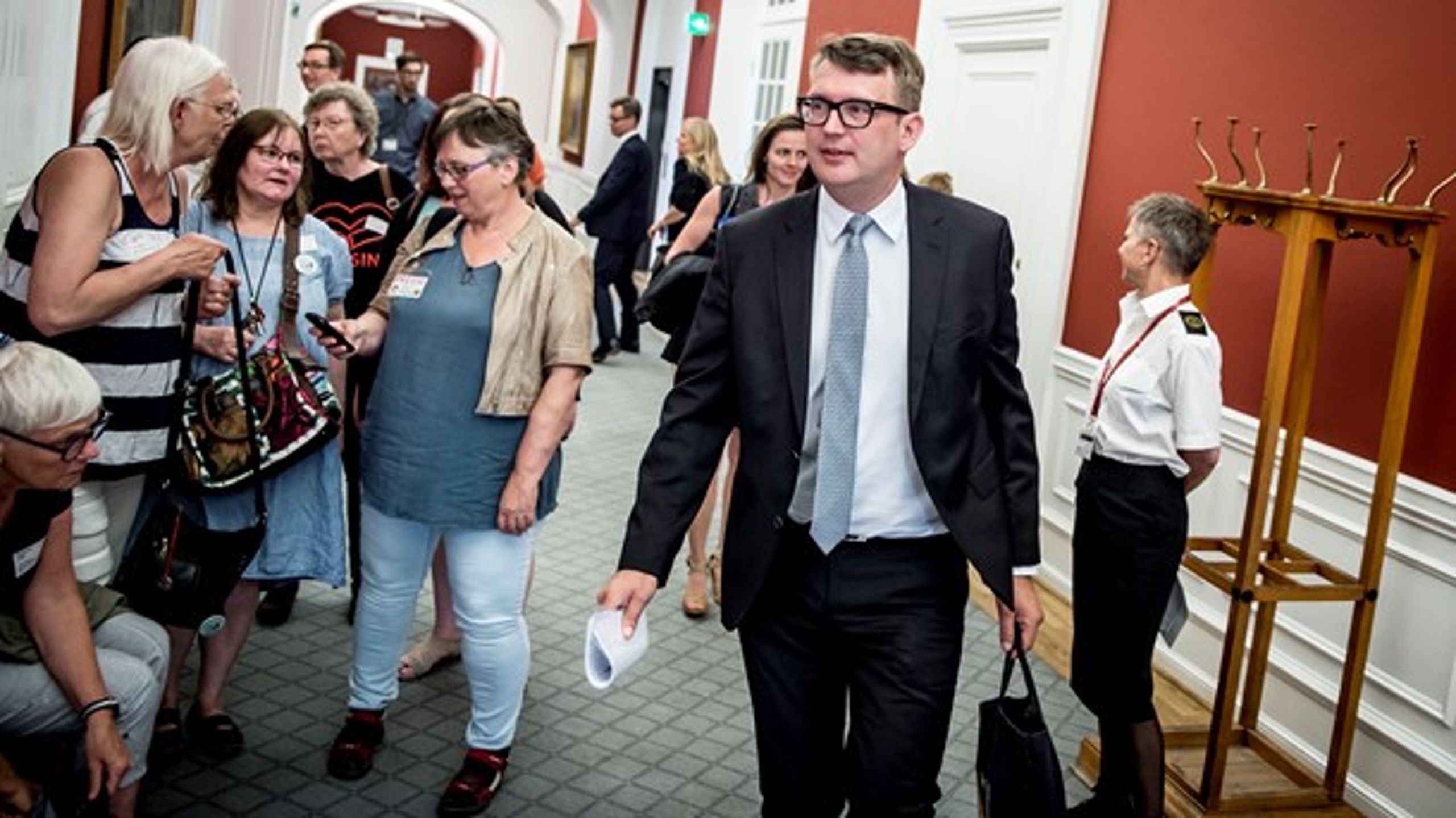 Jeg er helt åben over for at diskutere, hvordan vi fremadrettet kan sikre et mere slagkraftigt arbejdstilsyn, siger Troel Lund Poulsen.&nbsp;