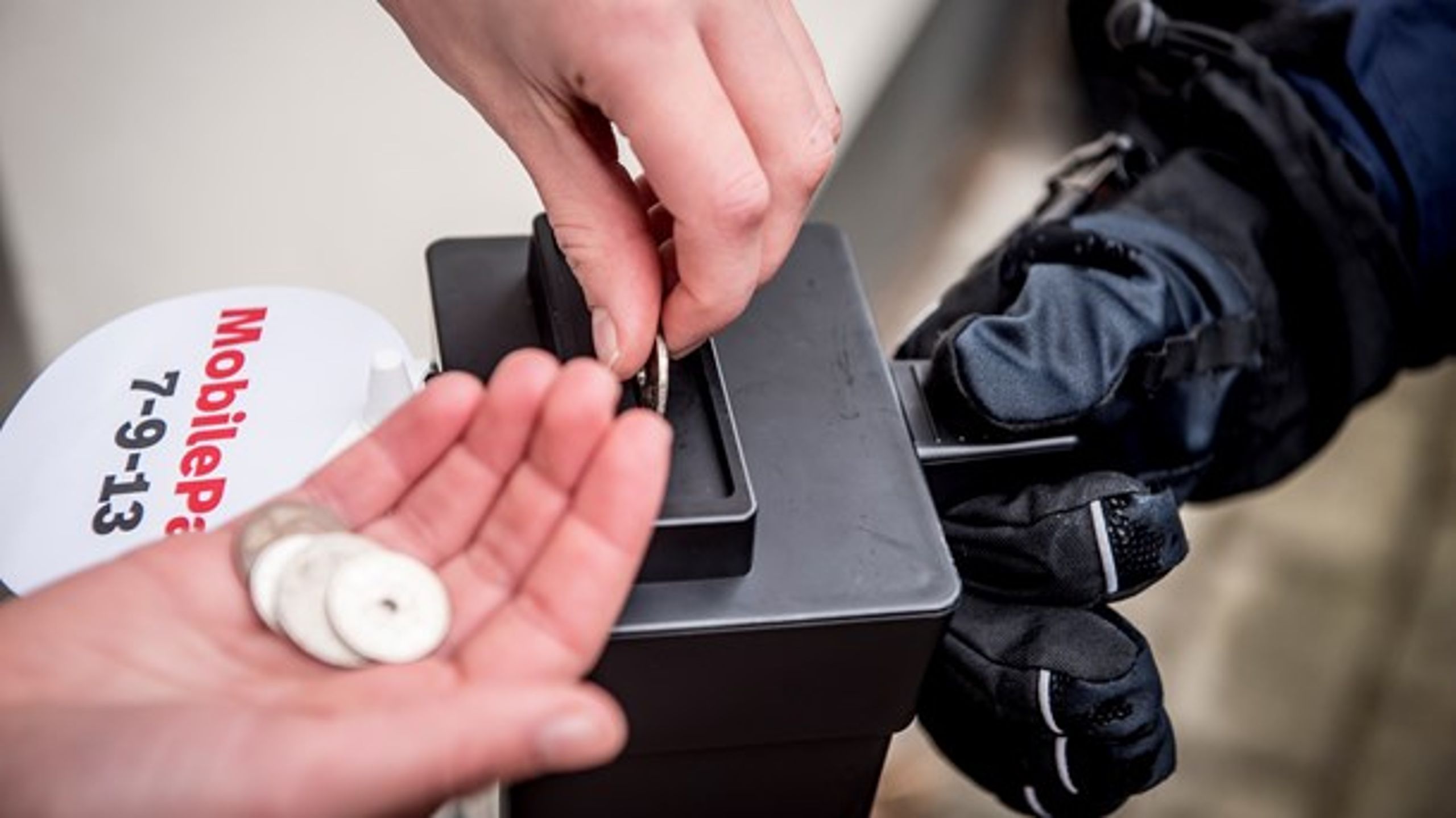 Hvis organisationerne vil sikre deres eksistens, må de blive bedre til at skaffe deres egen finansiering, lyder det fra Indsamlingsorganisationernes Brancheorganisation, Isobro.&nbsp;