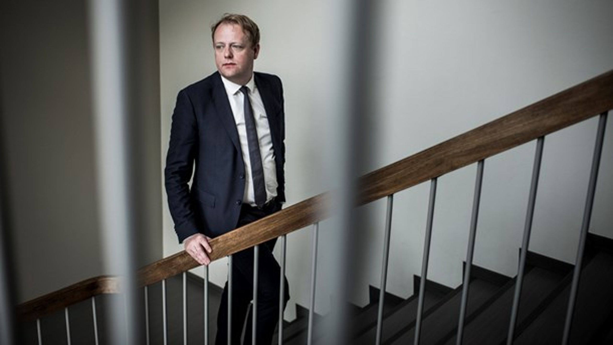 "Jeg kan frygte, at den hovedmistænkte dermed fik mulighed for at kunne fortsætte den formodede svindel, der måske kunne have været stoppet på et tidligere tidspunkt," siger&nbsp;statsadvokat Morten Niels Jakobsen, der er chef for Bagmandspolitiet.