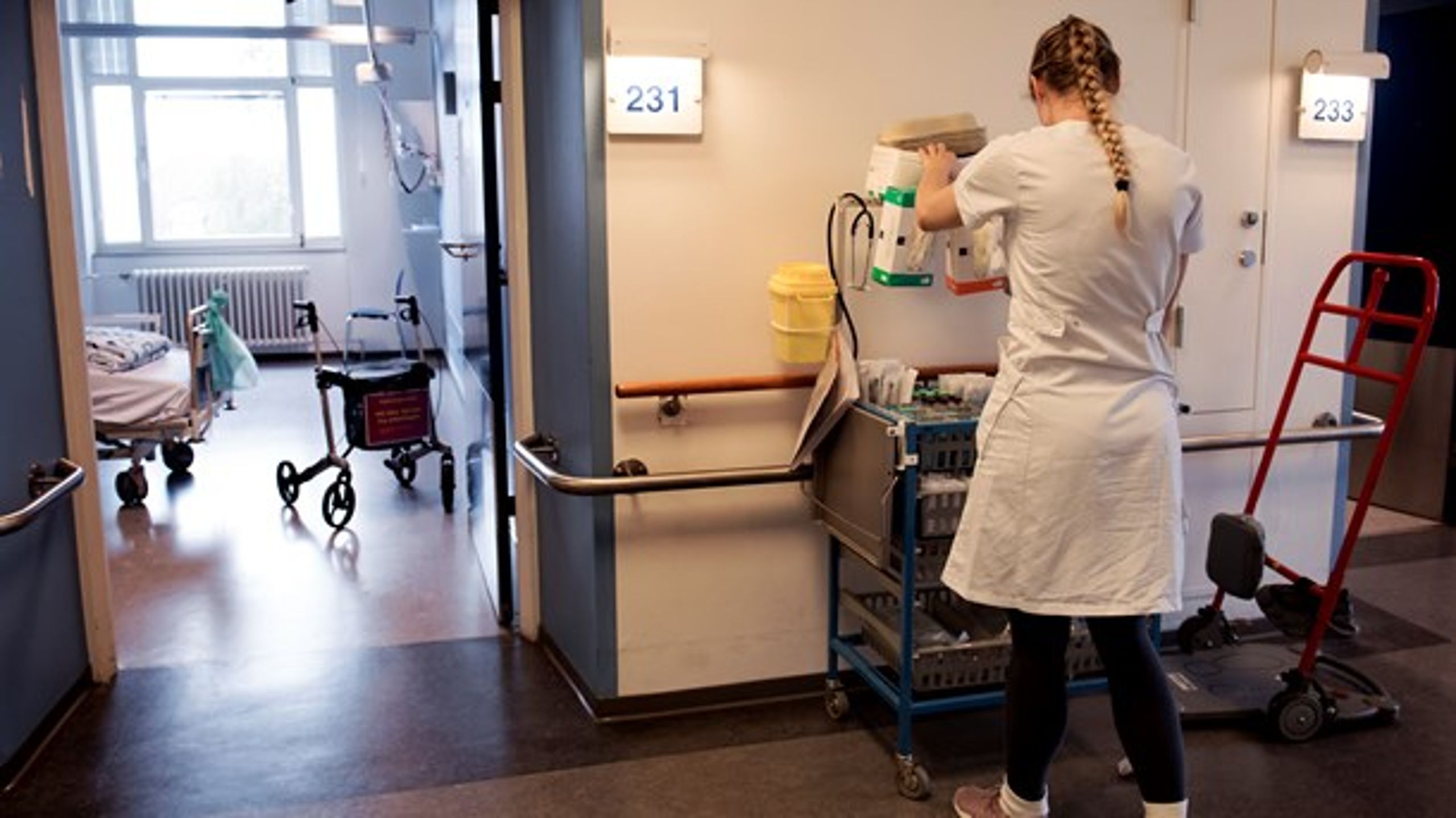 Vi skal ikke
spekulere i motiverne hos Jes Søgaard, men alene konstatere, at betragtningerne
er unuancerede og mangler proportioner, skriver Bente Ourø Rørth og Peter
Mandrup Jensen fra Nordsjællands Hospital.