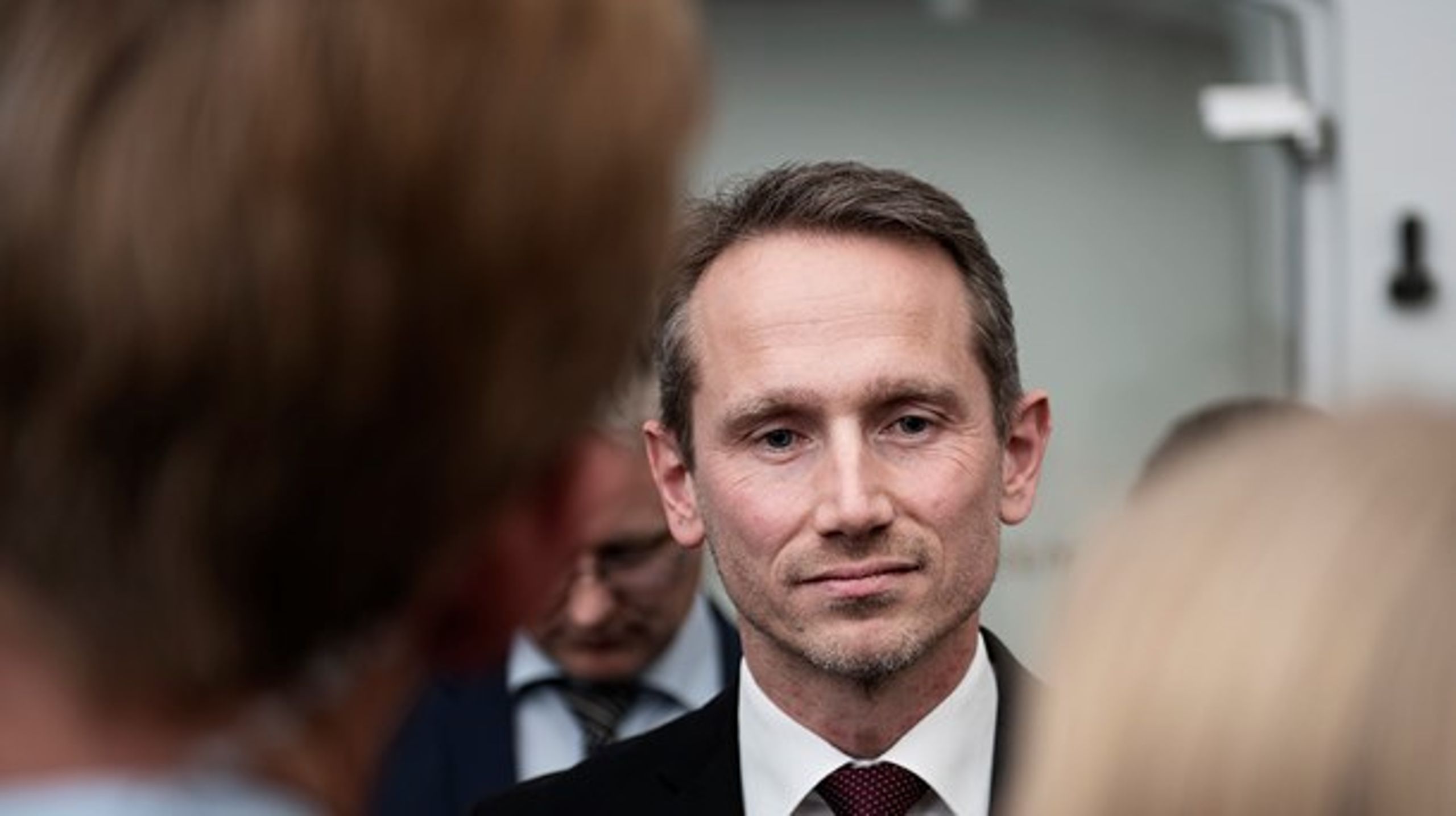 Finansminister Kristian Jensen (V) vil gerne forklare borgerne mere om EU's Bankunion. Men først på den anden side af næste folketingsvalg.