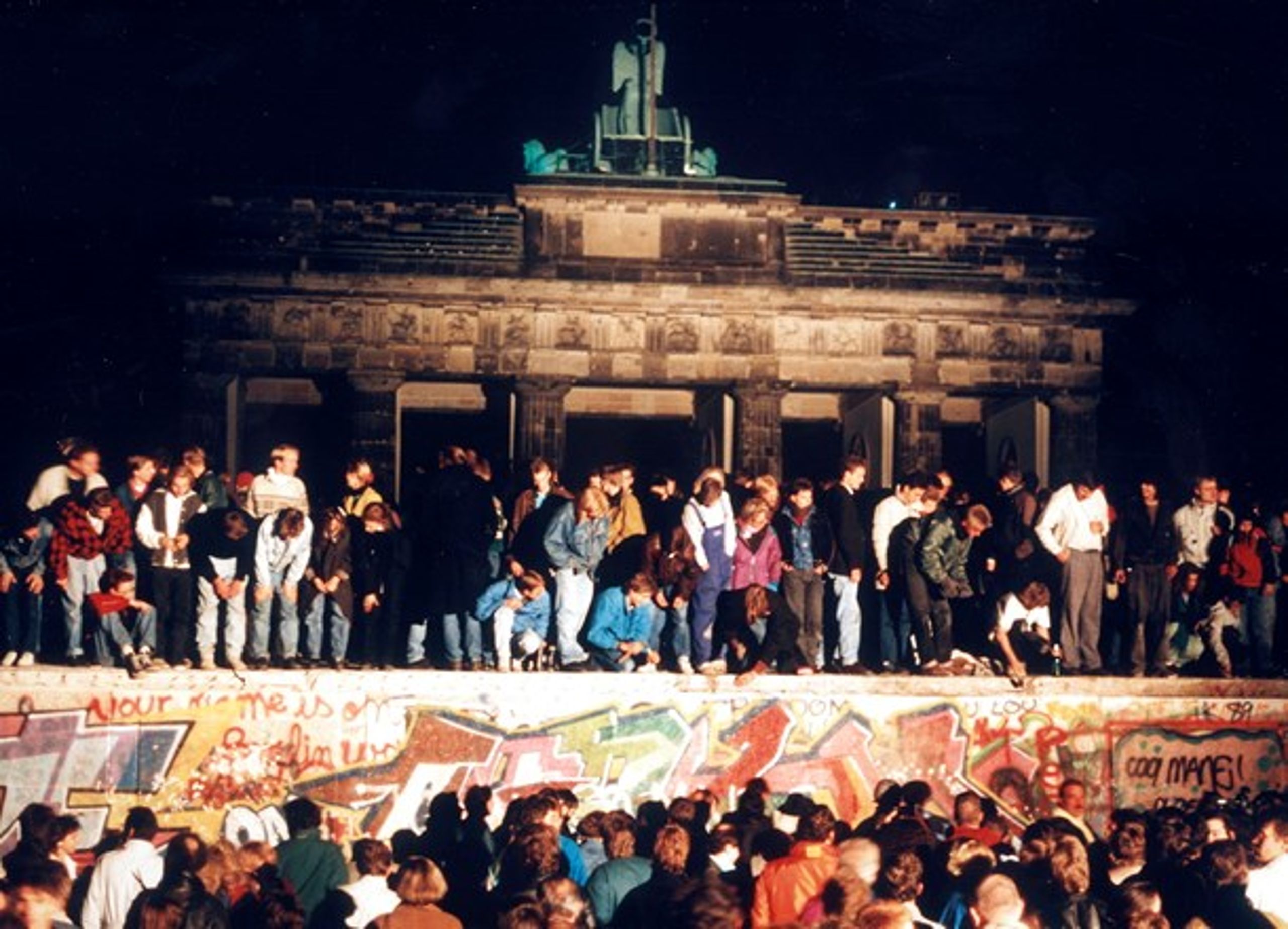 "Jeg håber på ånden fra 1989 og håber også, at alle de mure, der adskiller os, står for fald," skriver&nbsp;Peter Skov-Jakobsen.&nbsp;