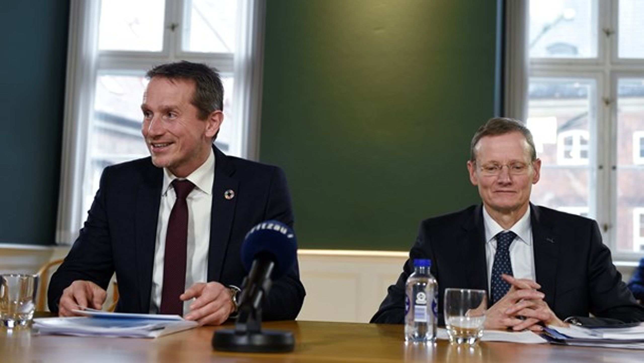 Kristian Jensen præsenterede sammen med OECD's&nbsp;vicegeneralsekretær, Ludger Schuknecht, OECD's anbefalinger til dansk økonomi.