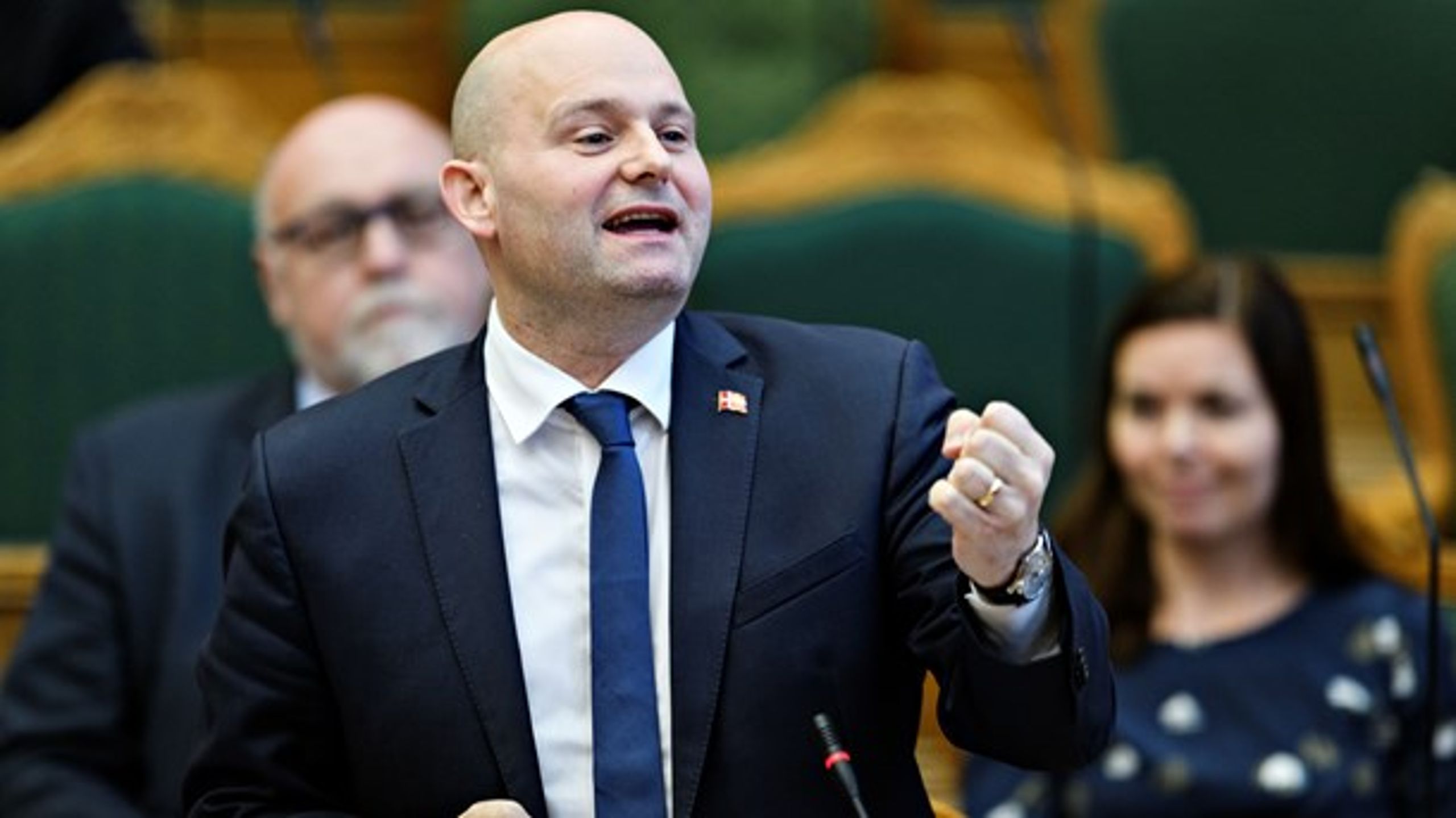 Justitsminister Søren Pape Poulsen (K) har fremlagt et forslag til&nbsp;nye regler for de offentligt ansattes ytringsfrihed, der bliver heftigt kritiseret af flere eksperter.&nbsp;