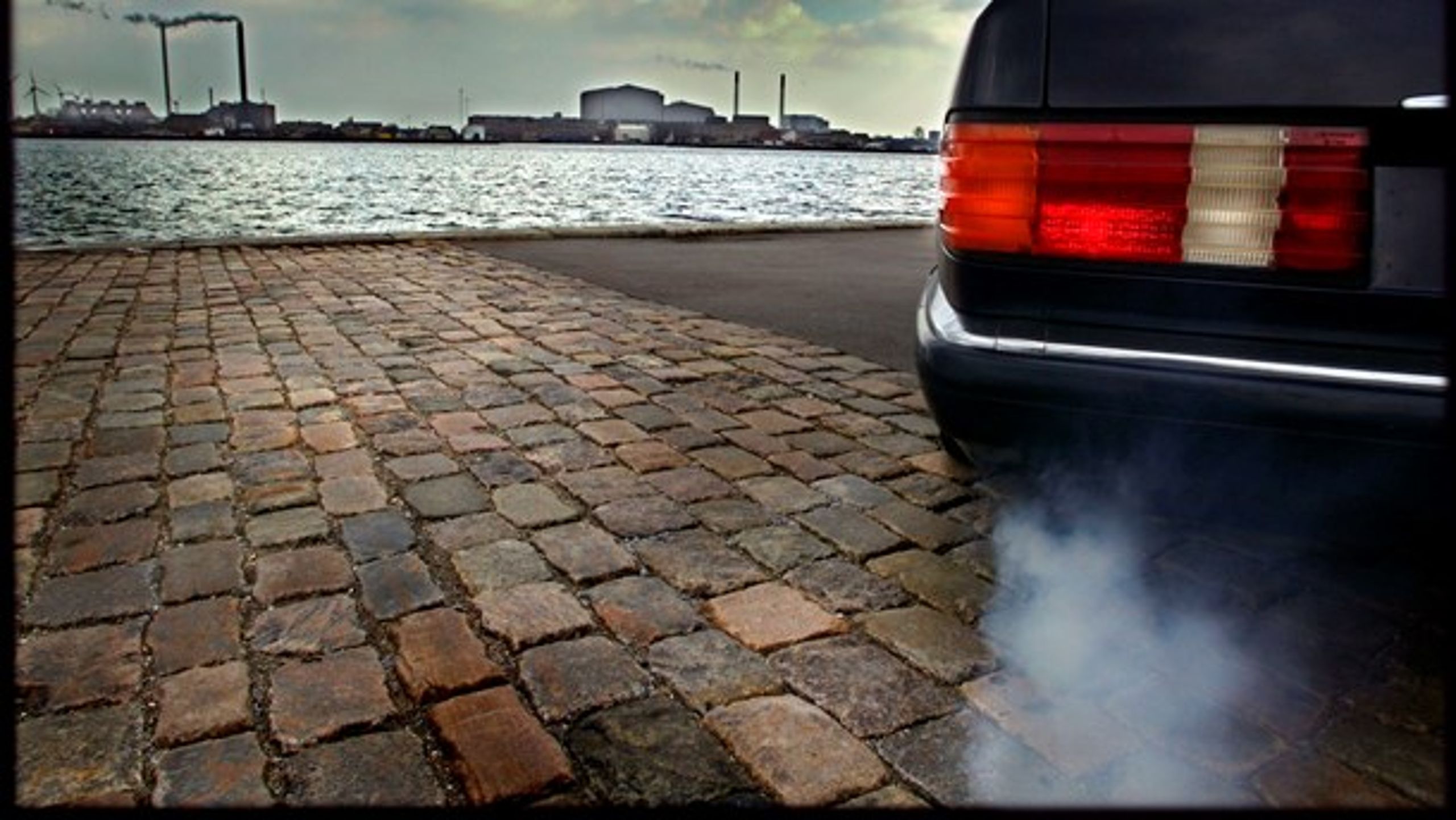 Politikere har store ambitioner om udfasning af benzin- og dieselbiler. Men den grønne omstilling af bilparken&nbsp;kan hurtigt vise sig mere træg.