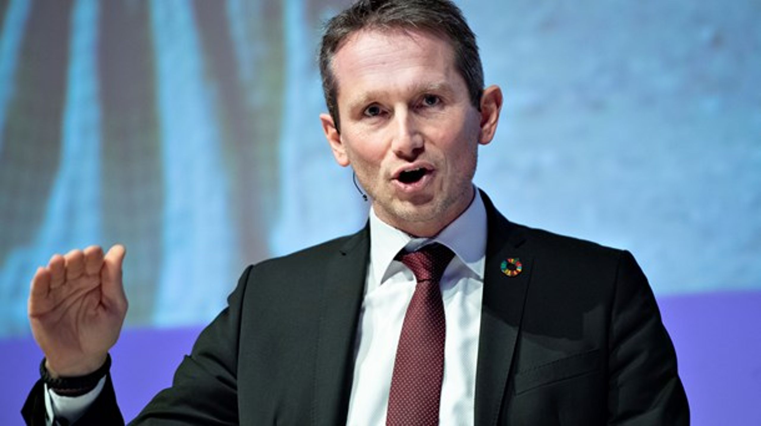 Svar
fra Venstres finansminister, Kristian Jensen, til Folketingets finansudvalg viser, at ledighedsprocenten skal over 6,3 procent, for at dagpengesystemet bliver en udgift for staten.&nbsp;