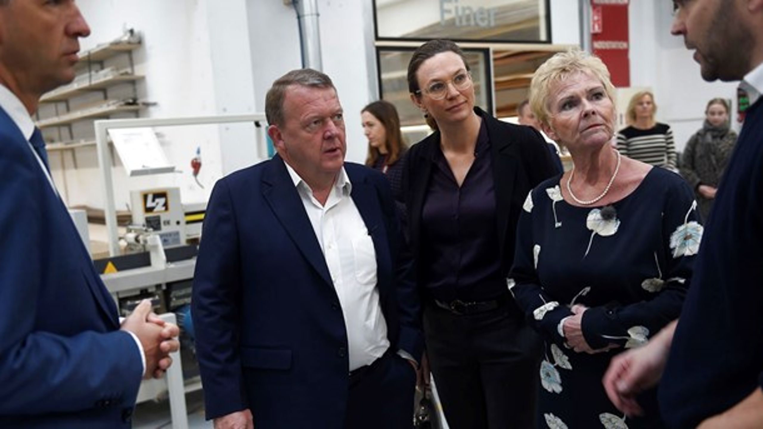 Statsministeren besøgte tirsdag morgen en snedkervirksomhed i Skovlunde&nbsp;sammen med undervisningsministeren og formændene fra henholdsvis DA og FH.&nbsp;