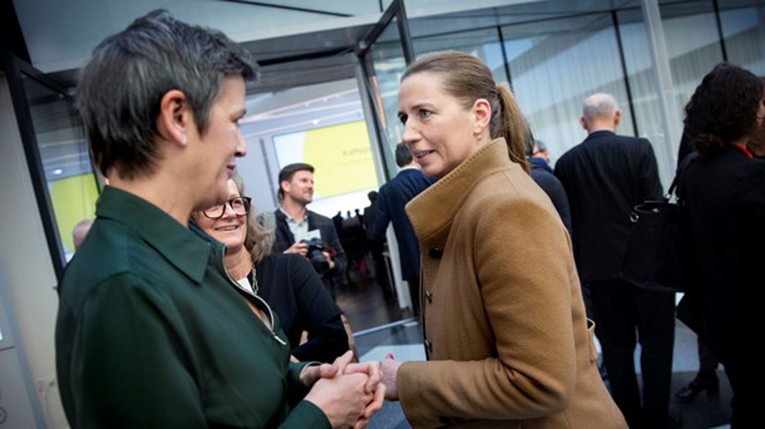 ”Det kan være, at både Radikale og Socialdemokratiet&nbsp;frygter, at Vestager vil komme hjem til dansk politik som den store statskvinde, som vil sole sig i sin succes,” siger Derek Beach.&nbsp;