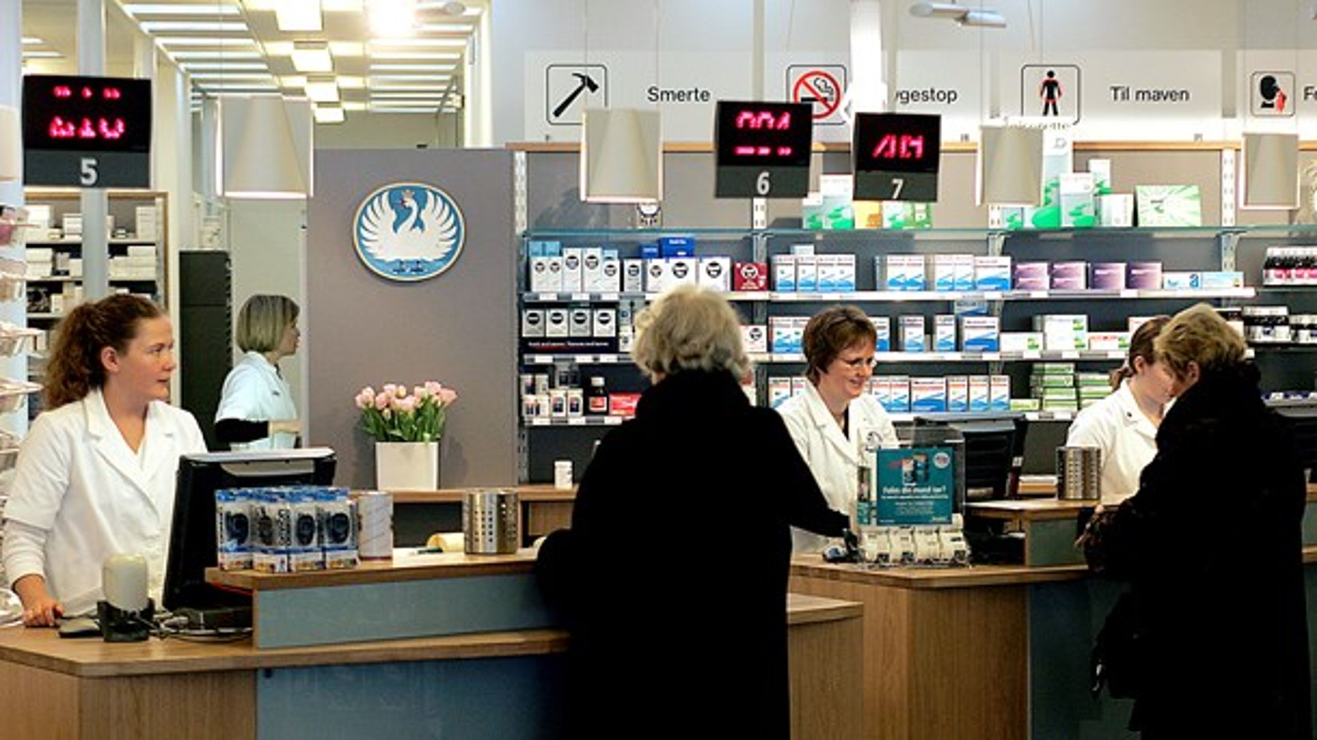 Farmakonomer på apoteker må ikke udføre medicinsamtaler, selvom de har kompetencerne, mener Farmakonomforeningen.