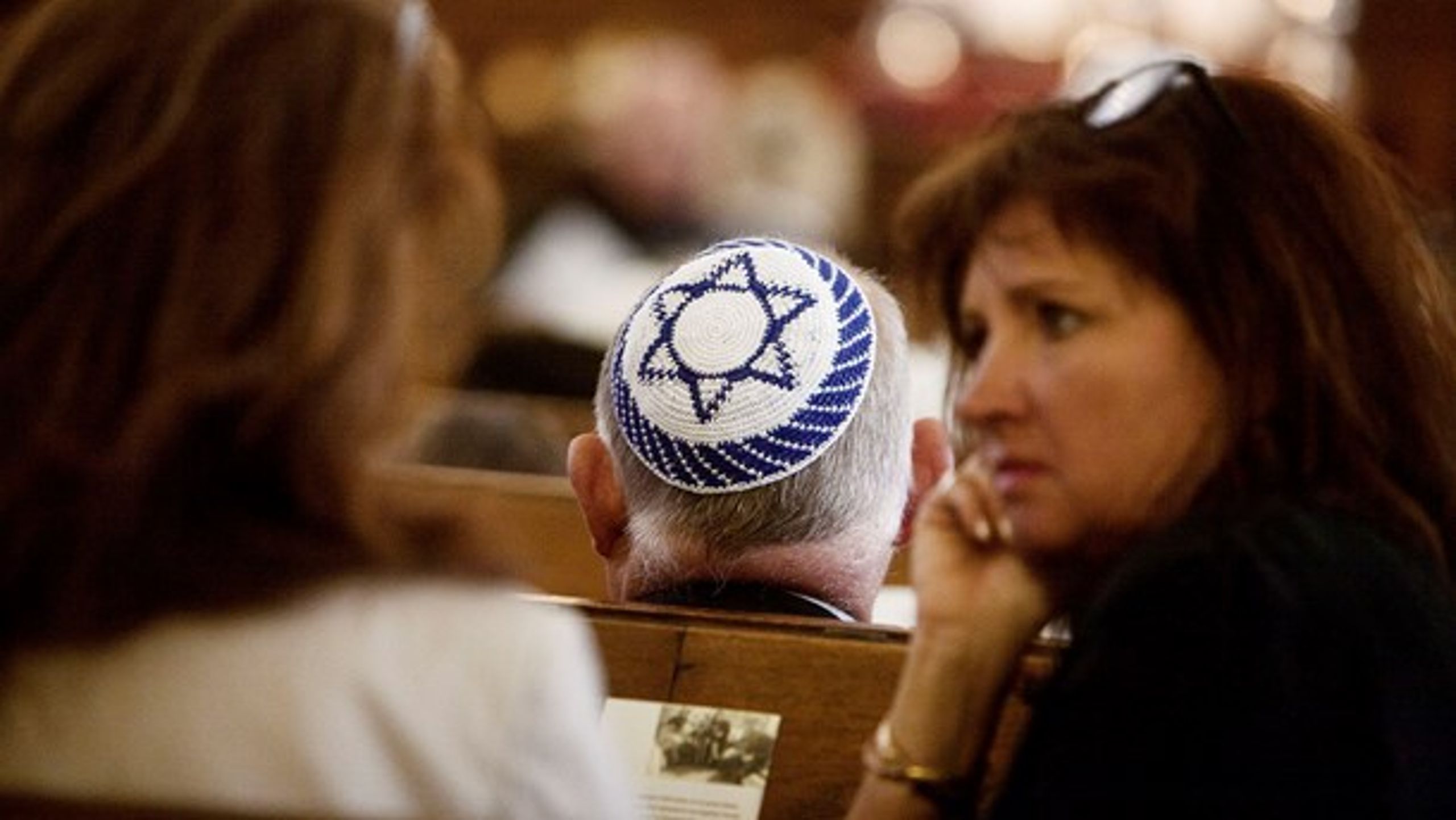 Det er unægtelig vanskeligt at holde bekymringen fra døren, skriver Adam Holm efter at have læst den amerikanske historiker Deborah Lipstadts nye bog om antisemitisme.&nbsp;