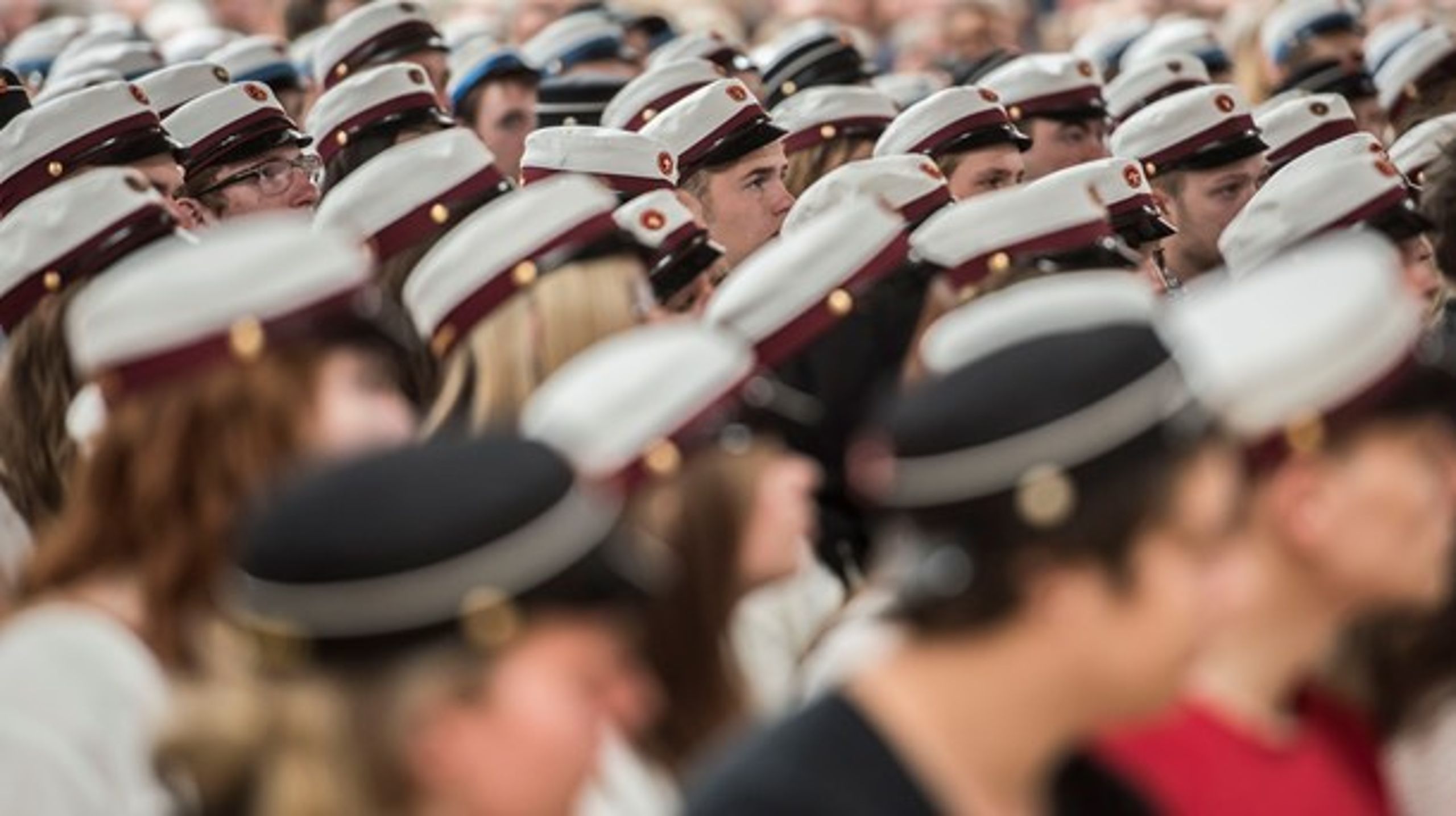 Rektor på Viborg Gymnasium og HF&nbsp;Mads Fjendsbo Bendix&nbsp;skal ikke overvære studenterne få hue på til sommer.&nbsp;