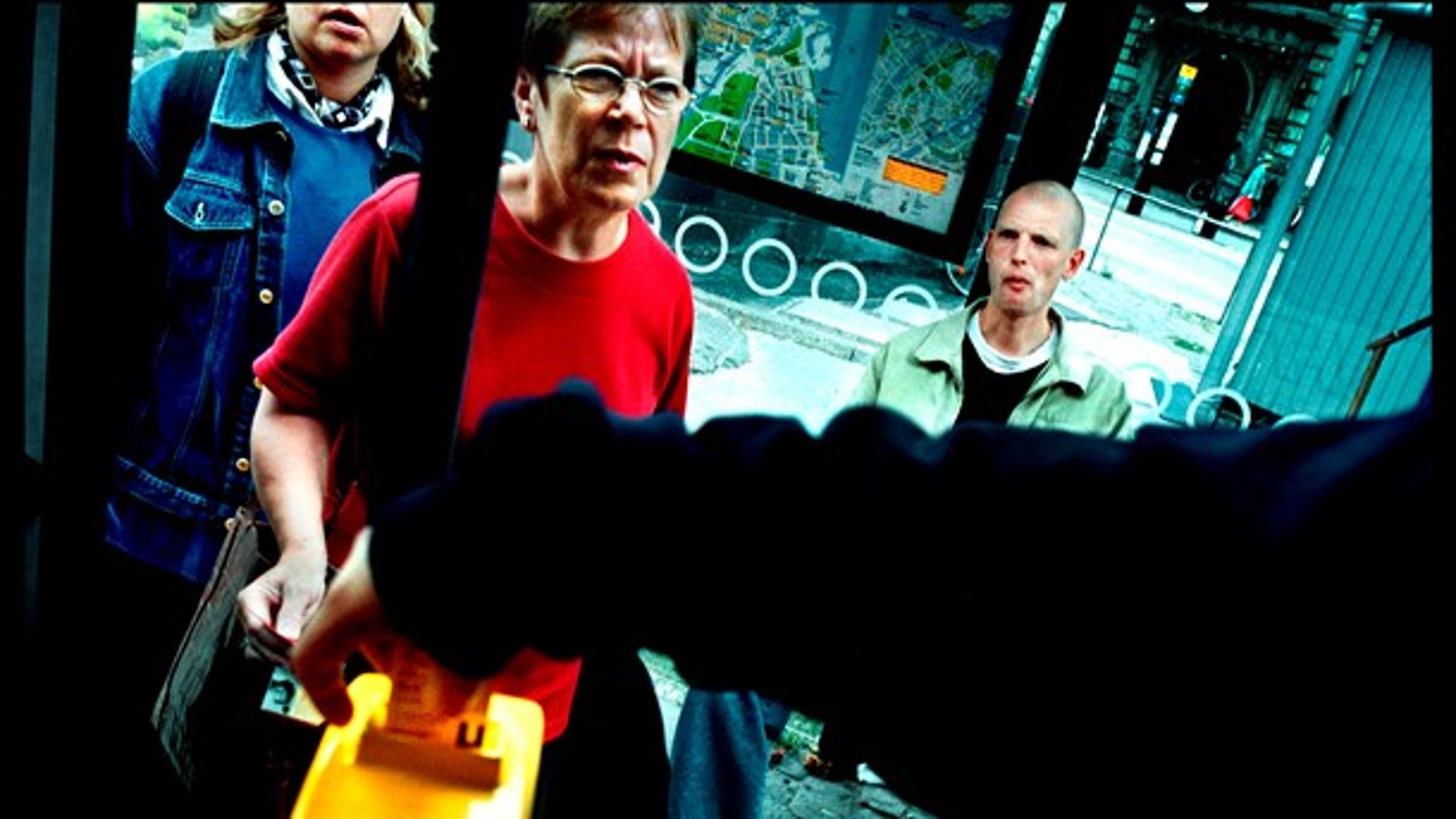 De regionale buslinjer på Sjælland&nbsp;koster regionerne langt mere, end kommunerne &nbsp;står til at modtage for at drive dem i fremtiden, skriver S-politikerne.&nbsp;