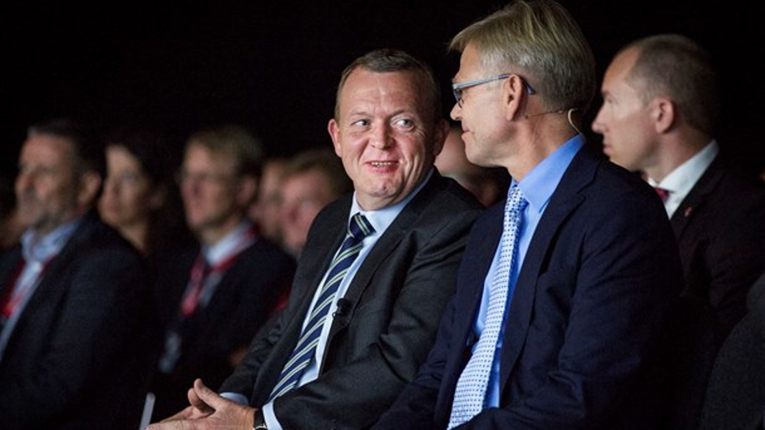 DI's bestyrelse er ikke meget for at&nbsp;importere samarbejdsproblemer, sager og historik fra Christiansborg, når der skal findes en ny adm. direktør, skriver Benny Damsgaard (på billedet: Løkke og tidligere adm. direktør i DI Karsten Dybvad).