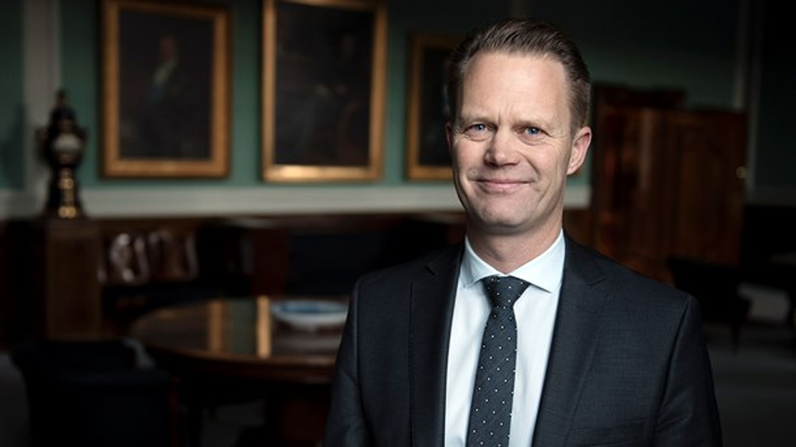 Den danske model er udfordret af social dumping og skruppelløse virksomheder, der ikke betaler skat. Det er udfordringer, der skal løses i EU-samarbejdet, skriver Jeppe Kofod.