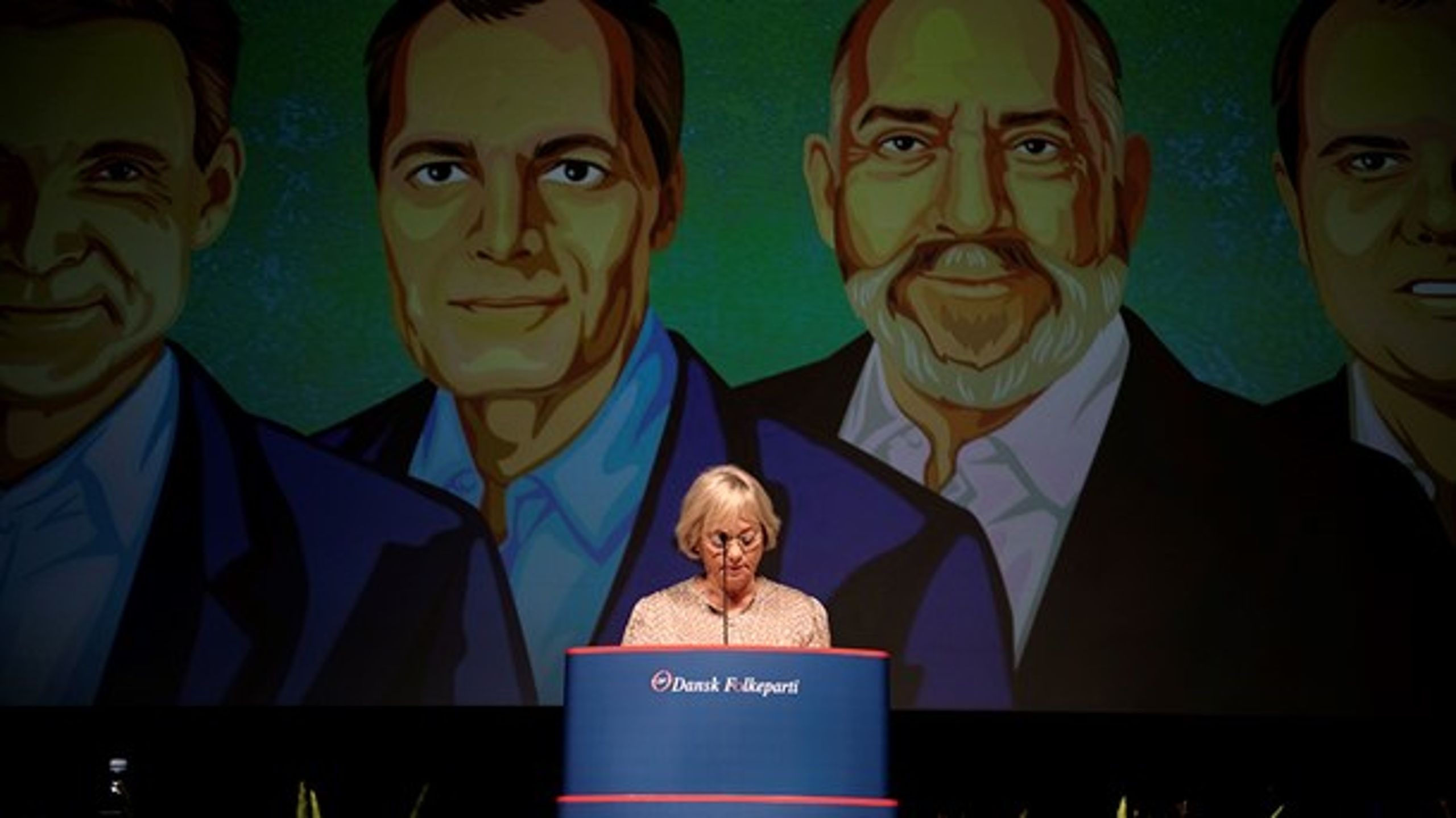 En regering med Venstre, Socialdemokratiet og Dansk Folkeparti er "det eneste rigtige", siger tidligere DF-formand Pia Kjærsgaard.