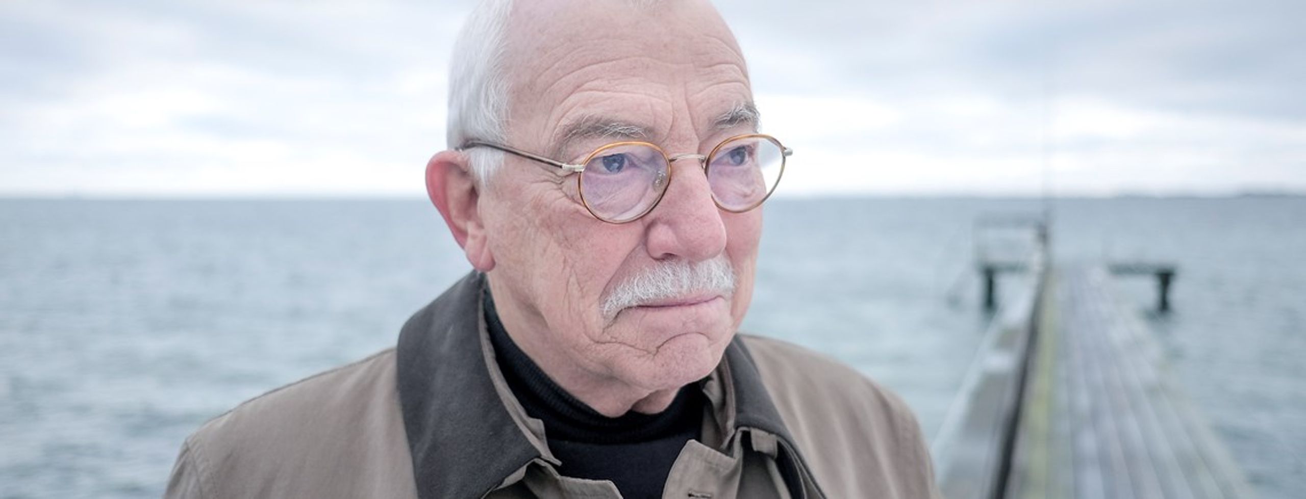 "Enhver valgdag rummer en slags antiklimaks. I dage og uger har valgkampen fyldt hele tilværelsen. Og nu er der pludselig ikke mere at stille op," skriver Uffe Ellemann-Jensen.