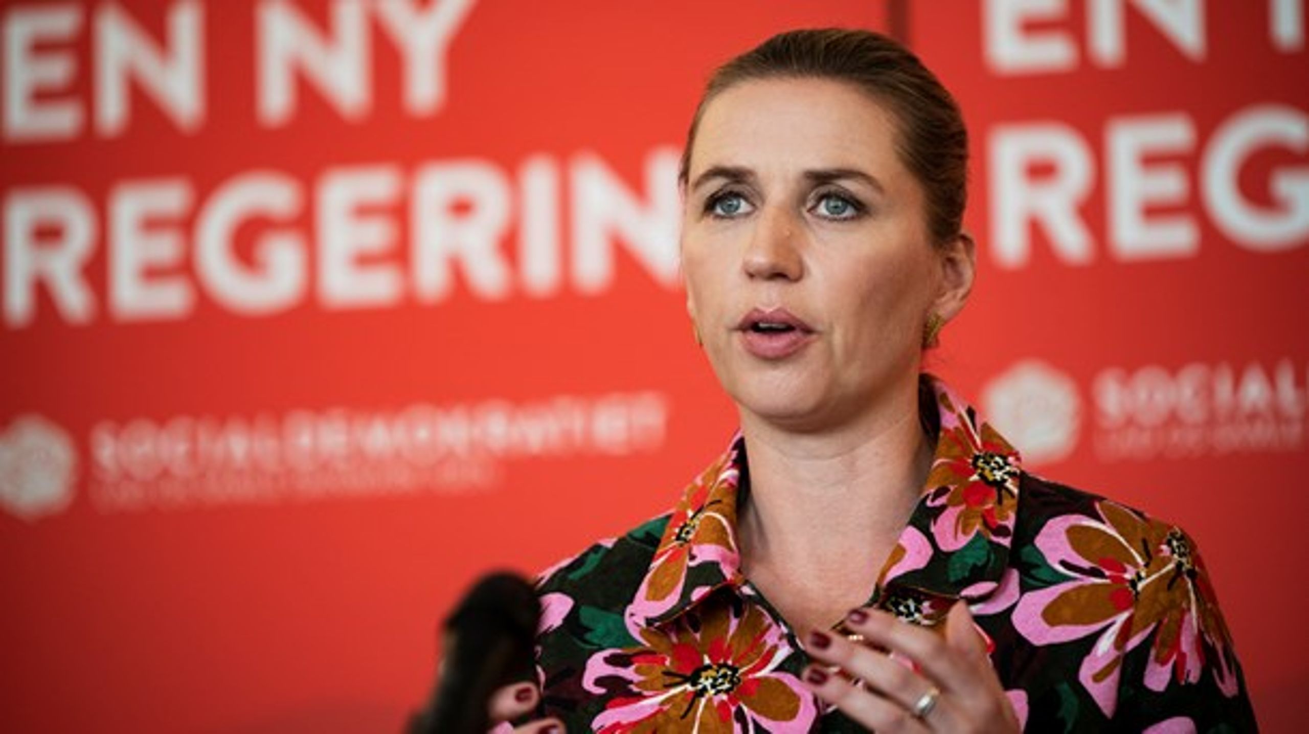 Socialdemokratiets formand, Mette Frederiksen, sår tvivl om ansvarligheden i Radikales økonomiske politik.