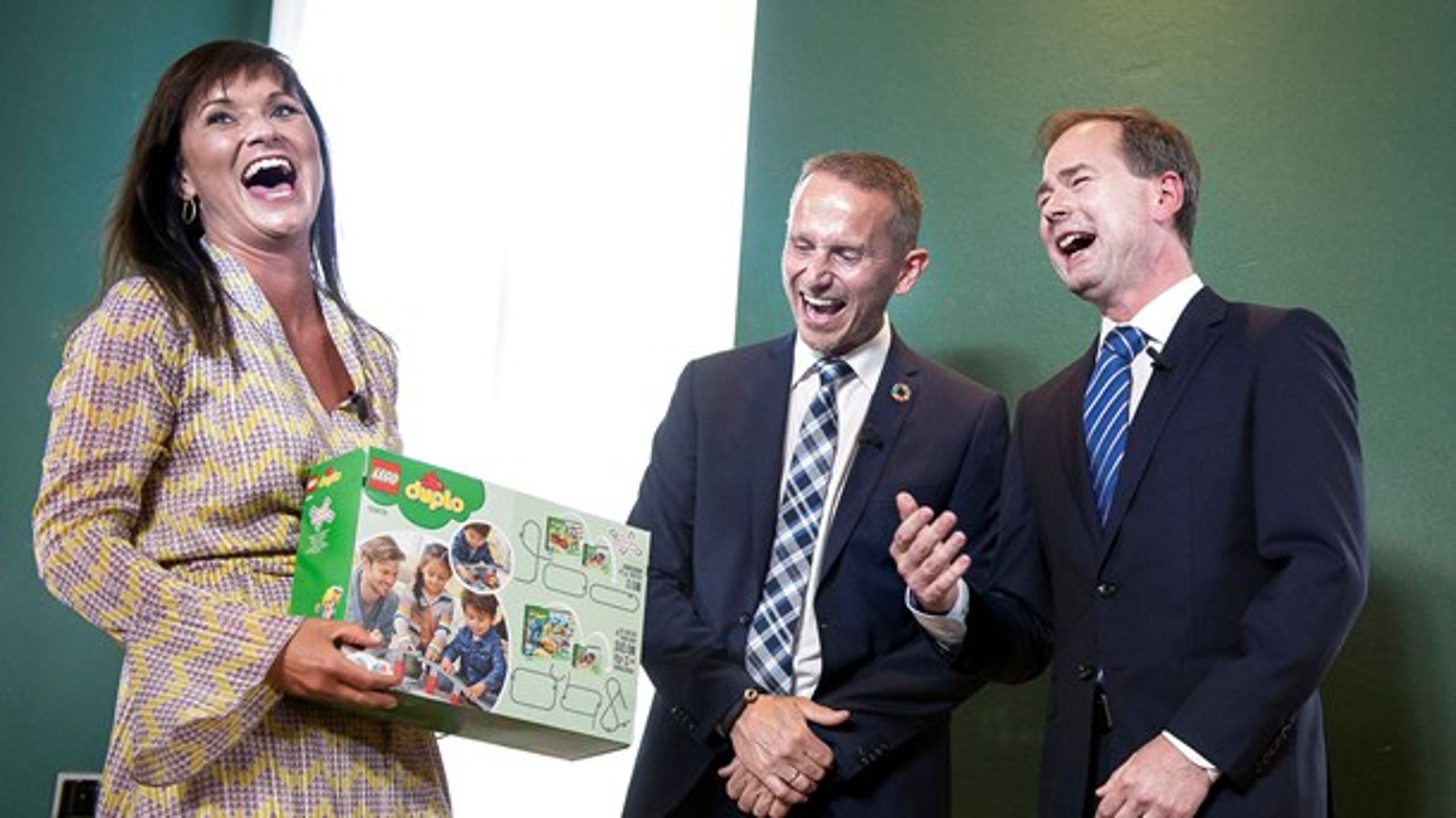 Med Sophie Løhdes afgang har Danmark ikke længere en innovationsminister. Løhde er til gengæld klar til at bygge bro med sit nye Lego-sæt.