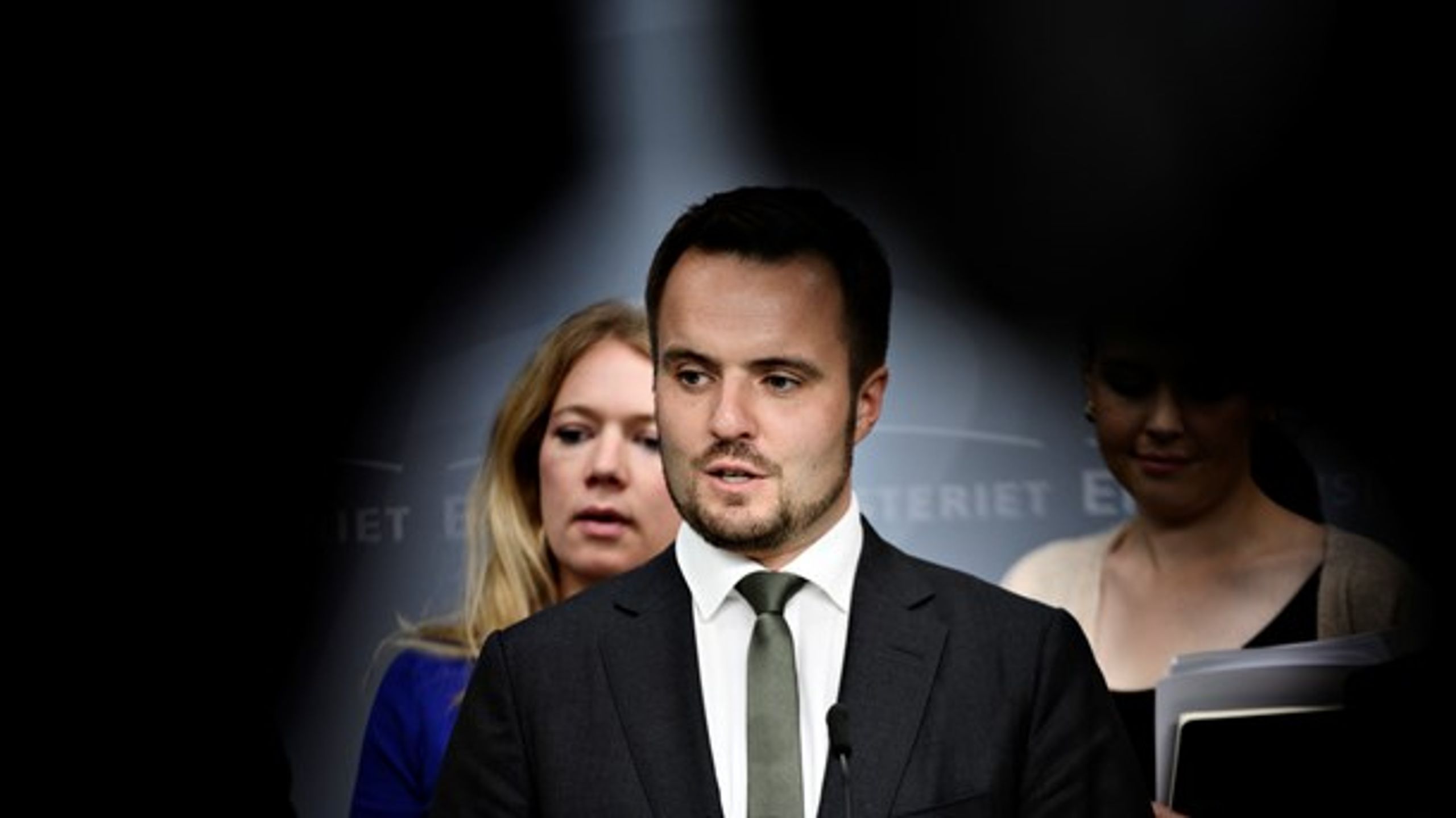 "Efter at have hørt de forskellige parter står det nu klart for mig, at der er behov for politisk handling, som tilgodeser alle brugere af Betalingsservice," siger erhvervsminister Simon Kollerup (S) på et pressemøde torsdag 19. september.