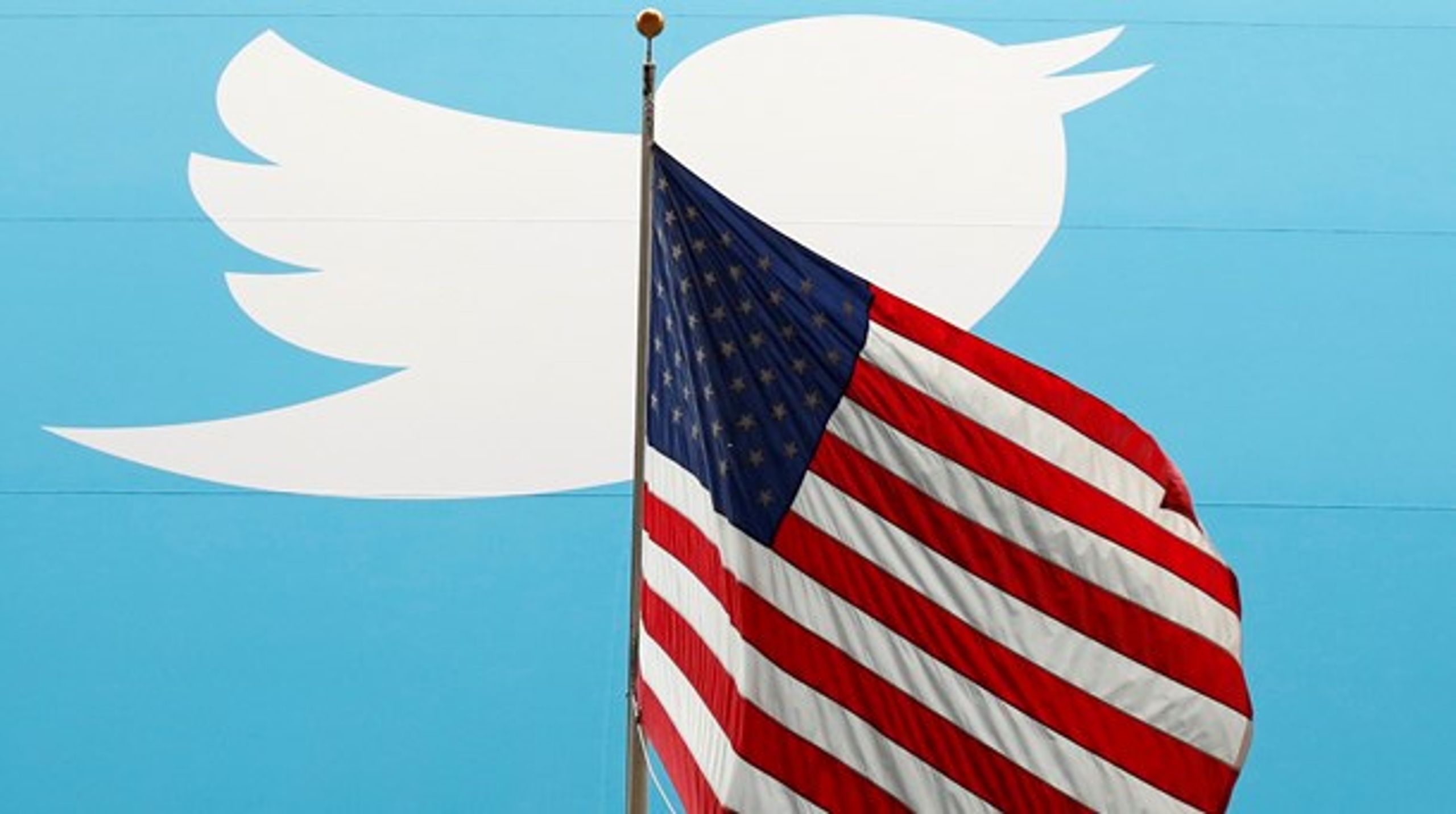 Det ultimative svar&nbsp;på&nbsp;den digitale&nbsp;udfordring&nbsp;handler ikke om Twitter&nbsp;og transparens, men om polariseringen selv.&nbsp;Det handler om politik, skriver magasinredaktør Esben Schjørring.