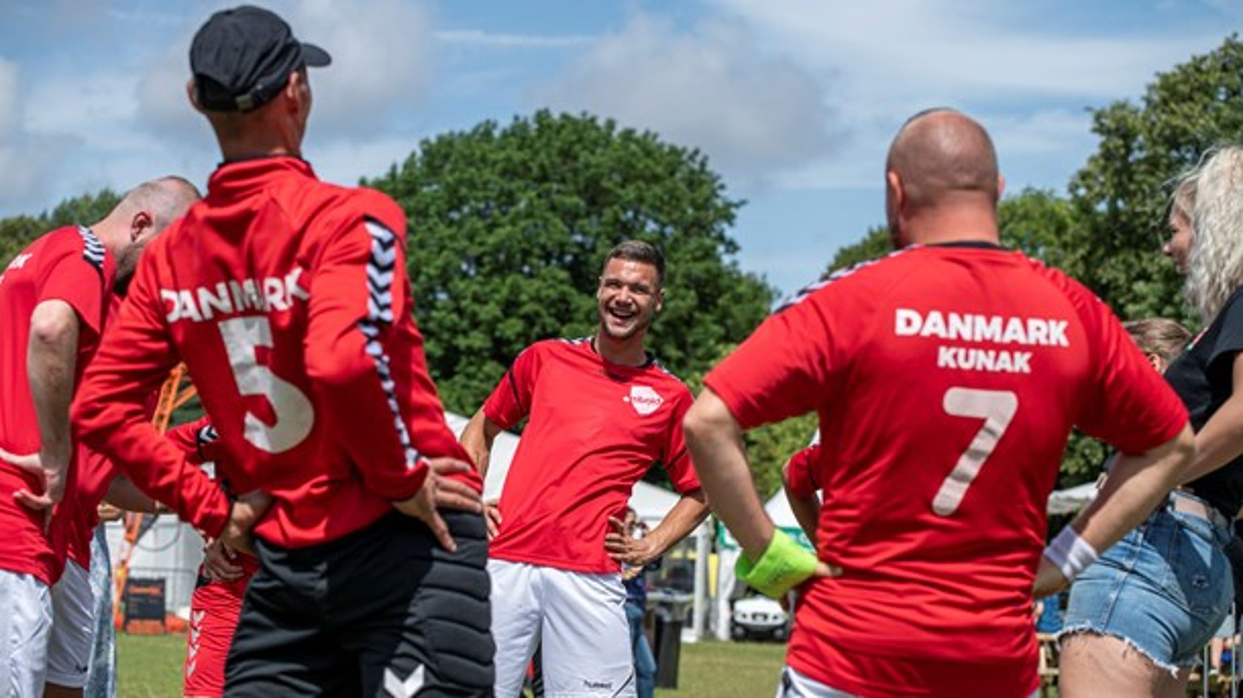 Hjemløselandsholdet er truet af lukning, fordi organisation bag står til at miste livsvigtig driftsbevilling fra staten.