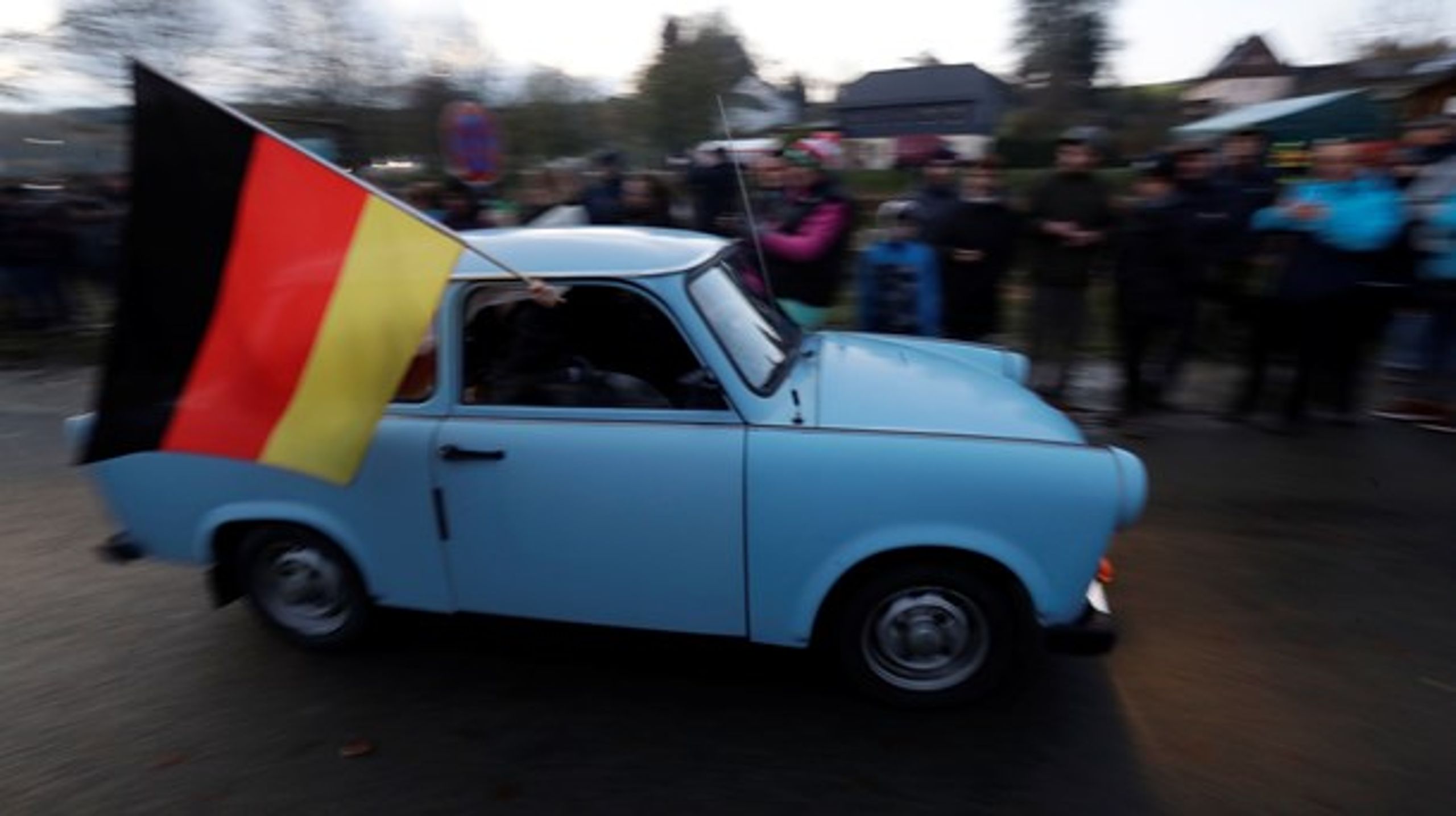 30-året for Murens fald har givet Gads Forlag anledning til at oversætte Neil MacGregors 'Germany. Memories of a Nation' til dansk til stor begejstring for anmelder Christian Foldager.<br>