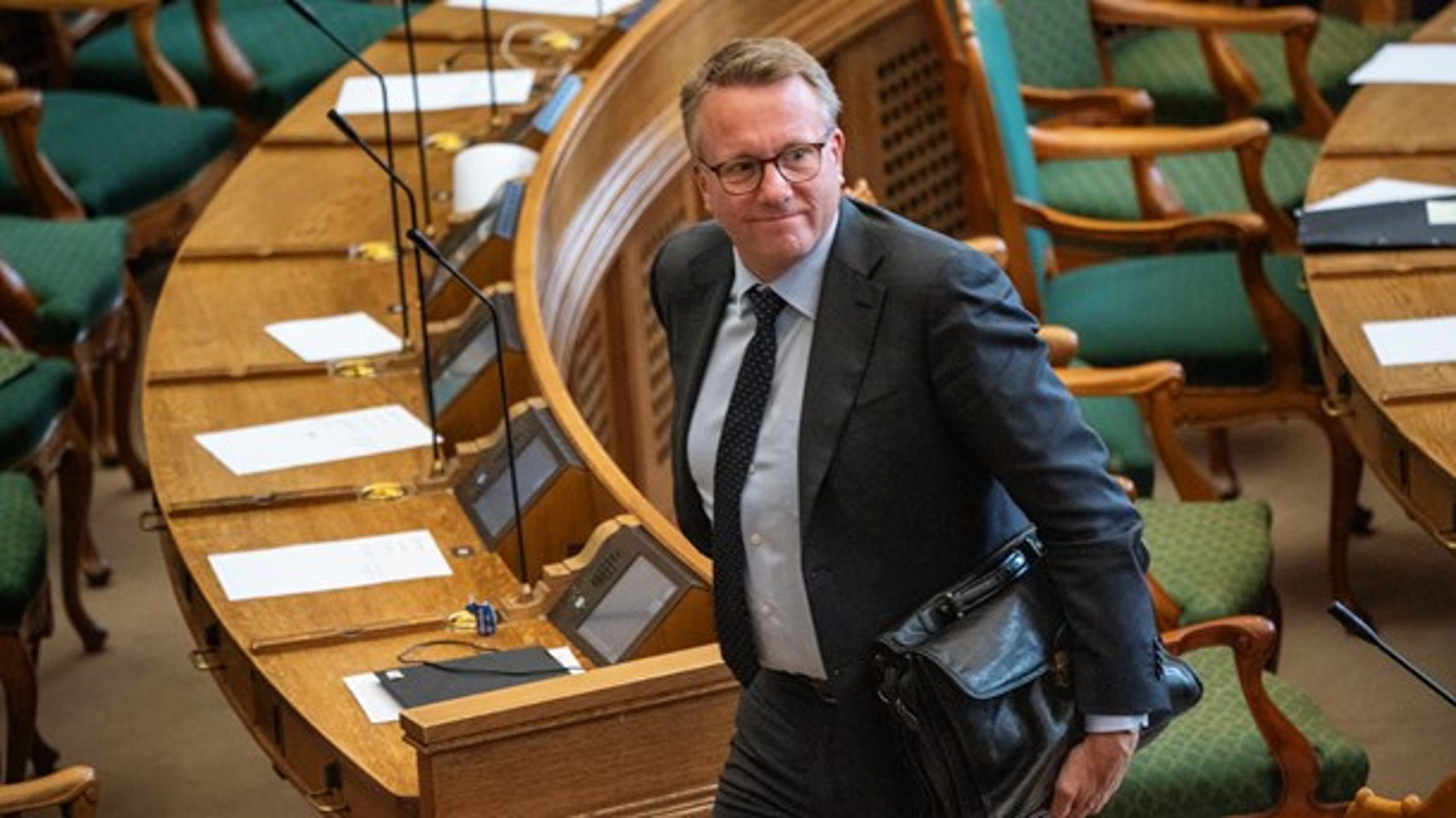 Skatteminister Morten Bødskov (S) har kaldt det et&nbsp;"nødvendigt vilkår", at Skat betalte bøden, som en tysk bank fik i sagen om udbyttesvindel. Det skaber afmagt, skriver Flemming Chr. Nielsen.