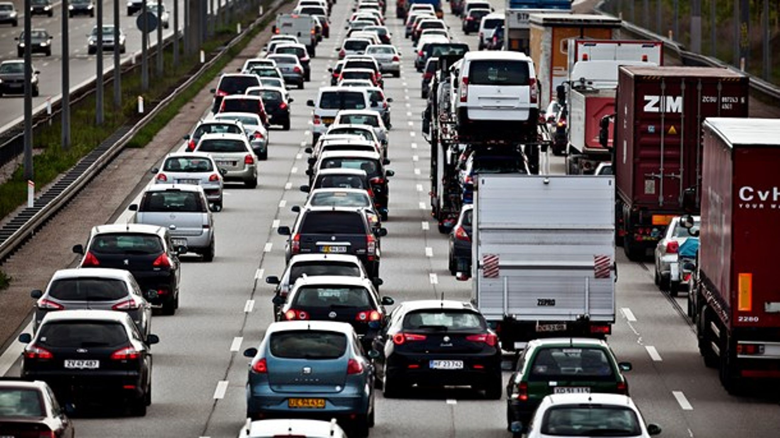 Højere registreringsafgifter på fossilbiler rammer skævt og løser ikke problemet, skriver Thomas Møller Thomsen.&nbsp;