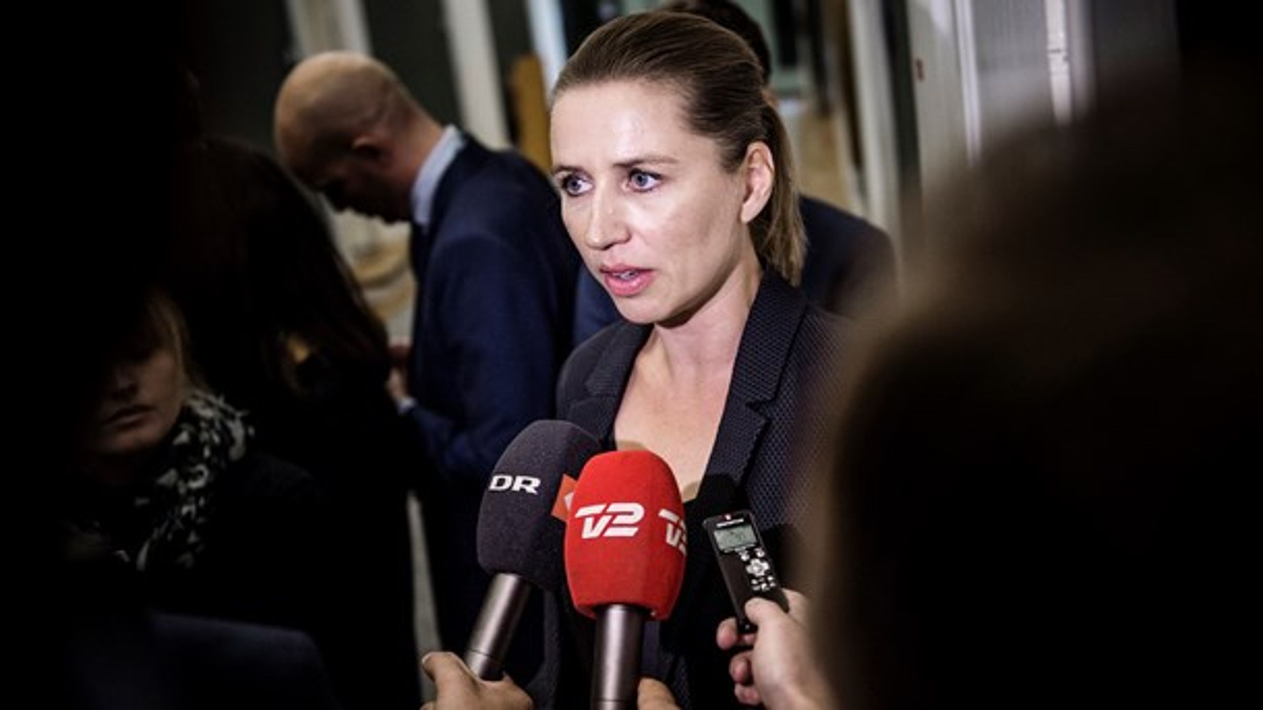 Socialdemokratiet og Mette Frederiksen vil i forvejen spare på brugen af eksterne konsulenter i ministerierne og styrelserne.