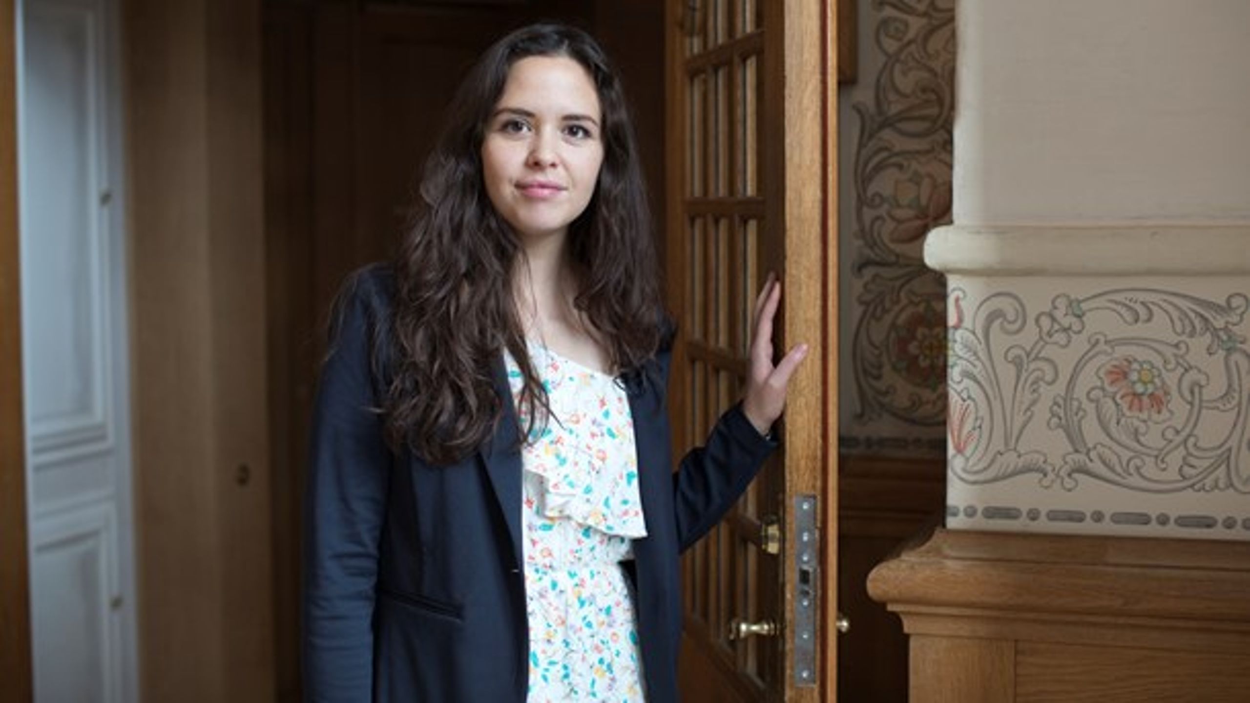 Den største julegave, som børnenes statsminister,&nbsp;Mette Frederiksen (S), kan give børn af kontanthjælpsmodtagere, er et løfte om en fremtid uden fattigdom, skriver beskæftigelsesordfører Victoria Velasquez (EL).