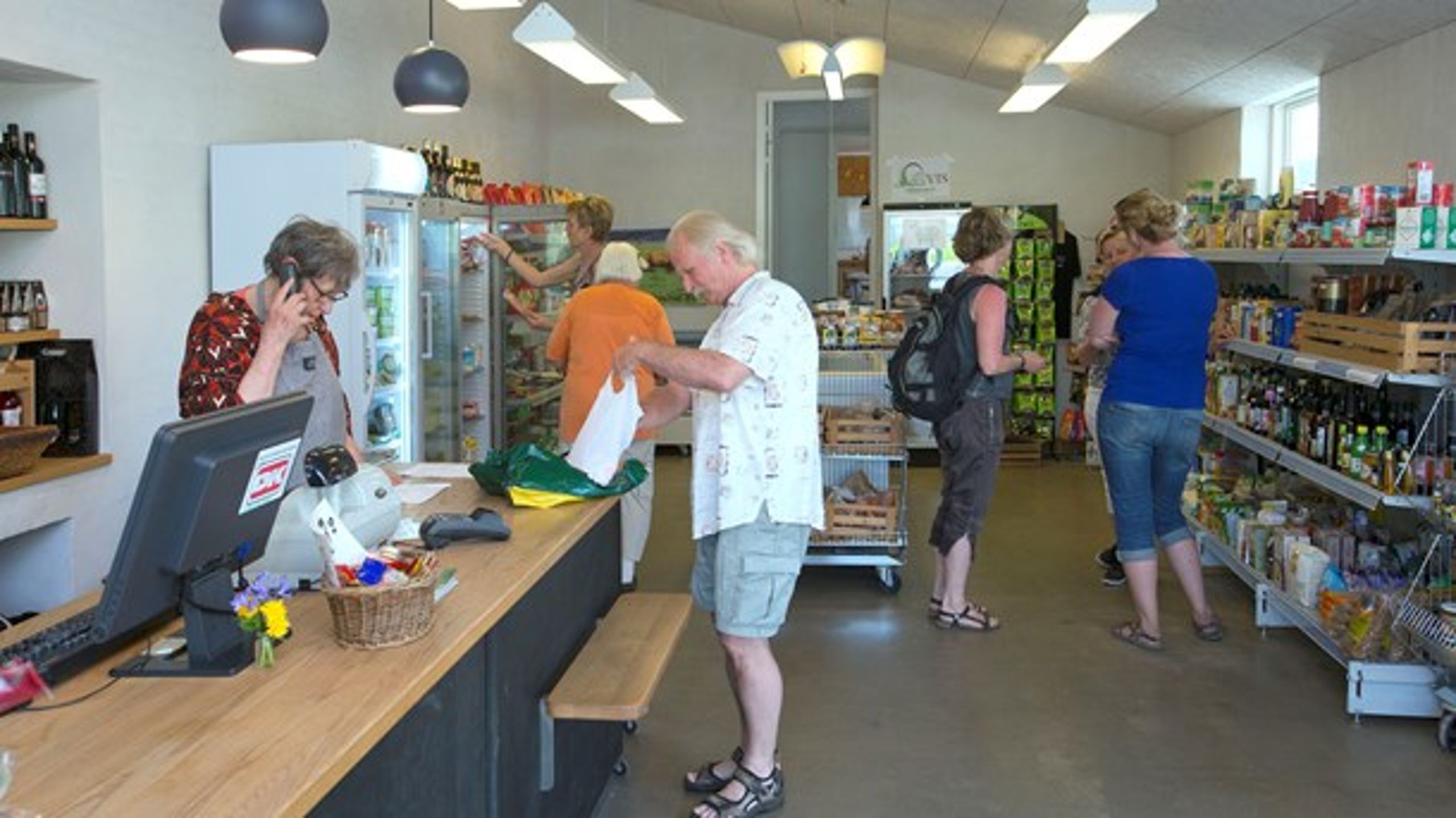 Den frivillige købmand i Alken holder åbent hver dag og kører nu på sjette år&nbsp;