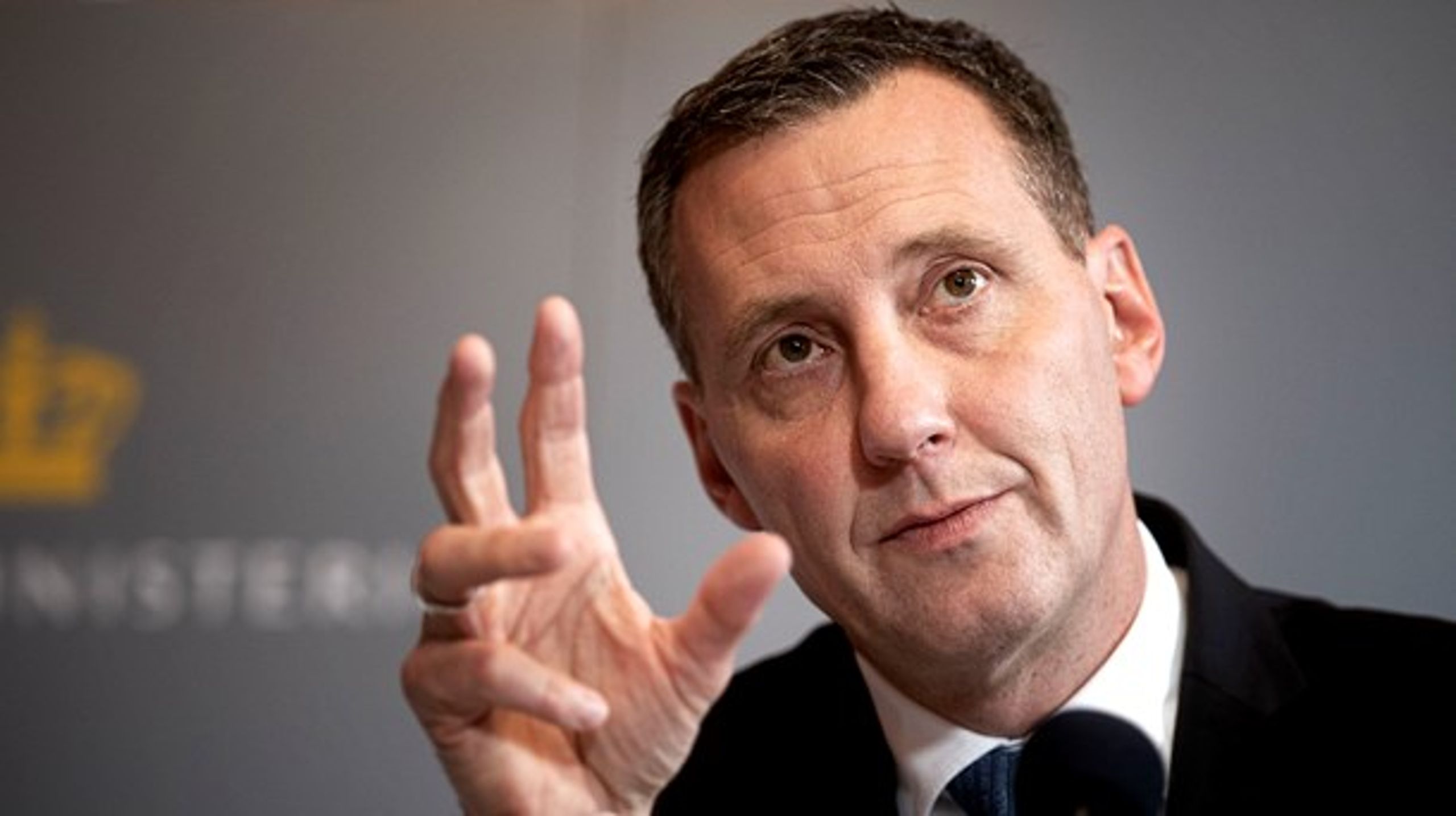 Justitsminister Nick Hækkerup (S) vil i dag sammen med statsministeren og udlændinge- og integrationsministeren&nbsp;præsentere regeringens udspil med stramninger over for fremmedkrigere