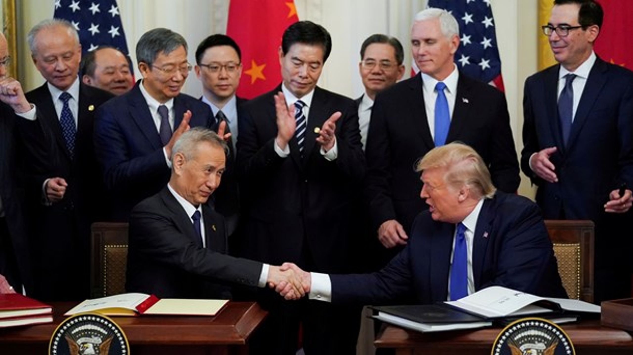 Kina og USA har indgået&nbsp;en aftale, der ser ud til at afværge en handelskrig. Men den stiller EU i en svær situation, vurderer Svend Roed Nielsen fra Tænketanken Europa.