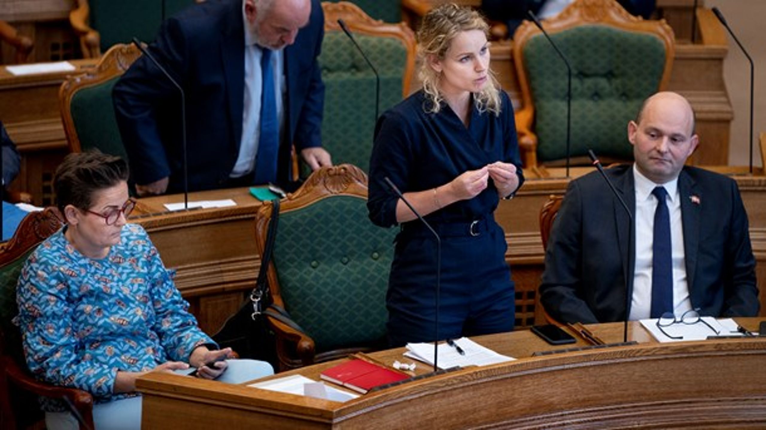 Spørgsmålet om dagpenge var et af højdepunkterne, da Folketingets partiledere tirsdag krydsede klinger i folketingssalen.&nbsp;