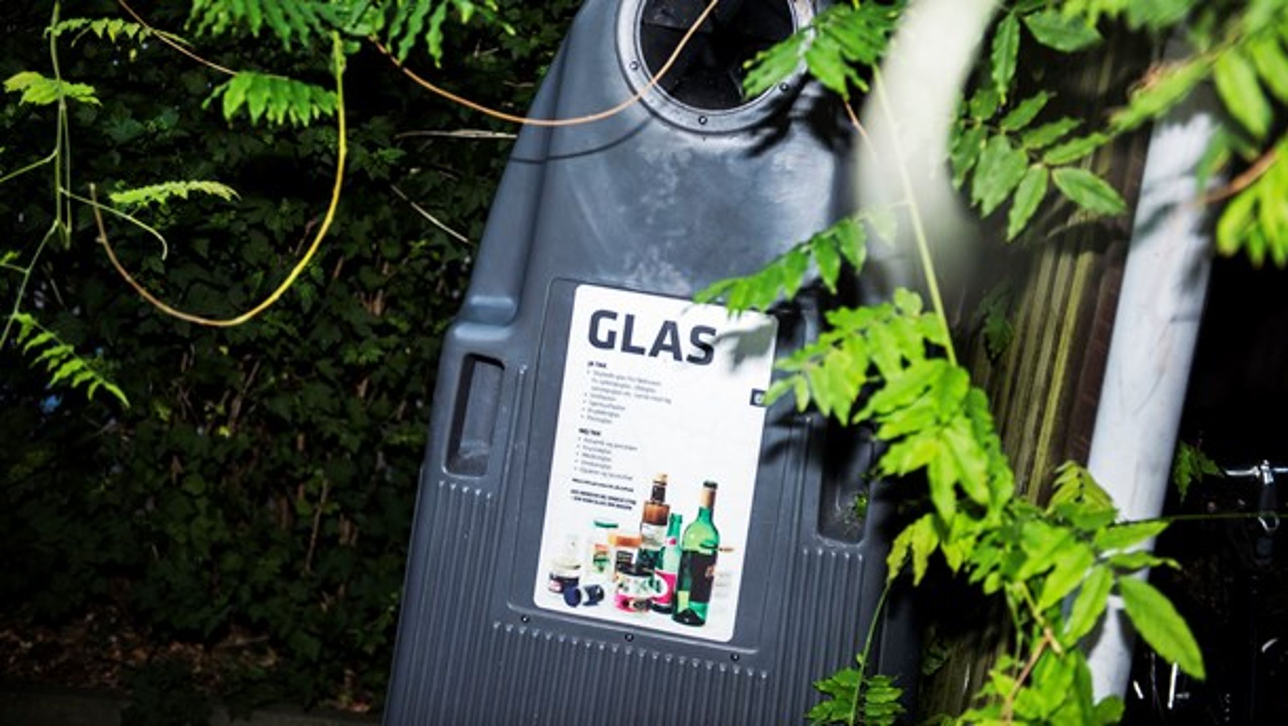 Herhjemme er vi gode til at indsamle og sortere affald, mens en meget lille andel genanvendes i Danmark, skriver Lisbet Hagelund og Jakob Zeuthen fra Dansk Erhverv.