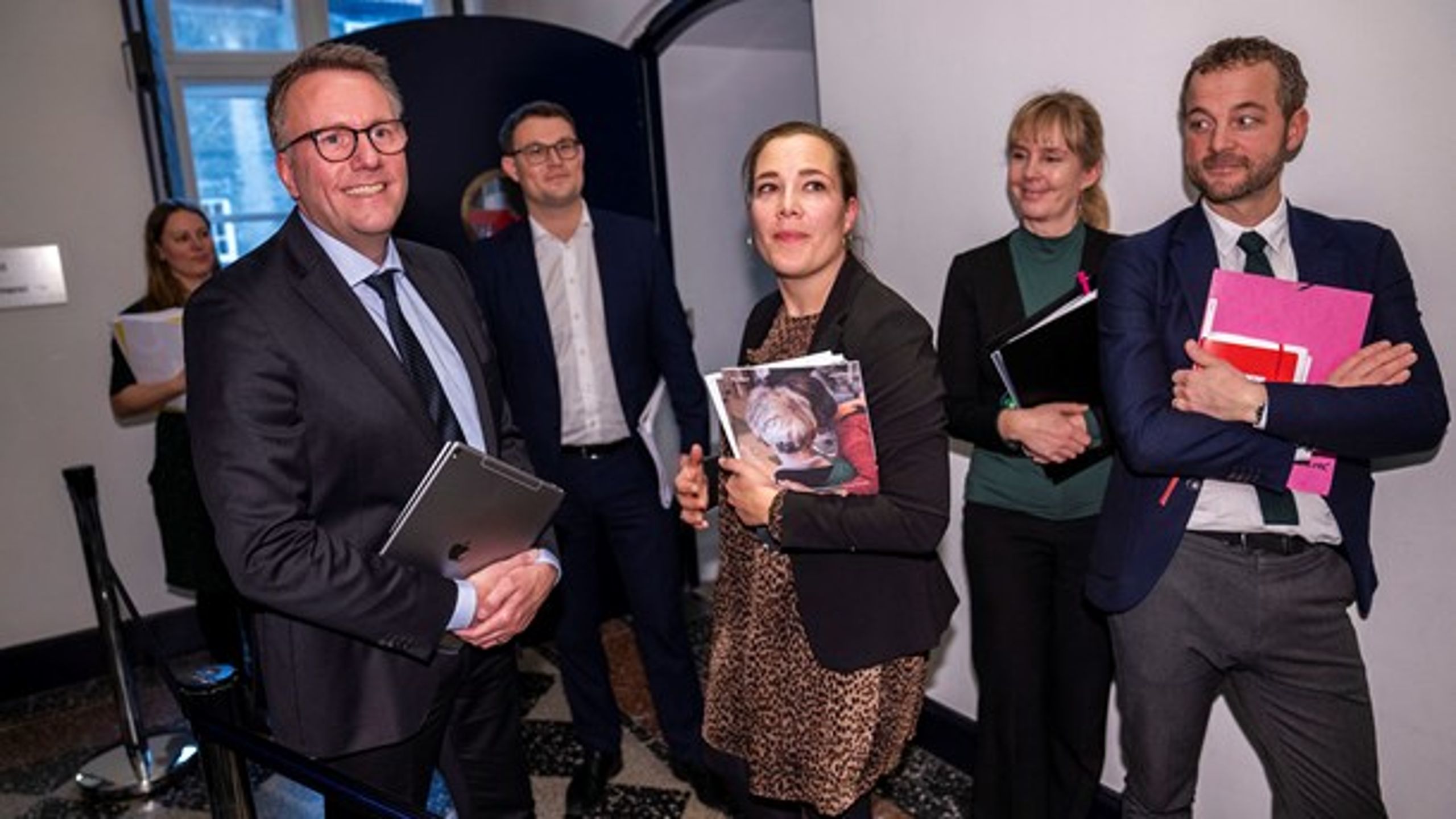 Regeringen vil lade kommuner hæve skatten, hvis de mister indtægter på ny udligning. Men den nævner ikke, at det også som udgangspunkt betyder lavere bloktilskud.