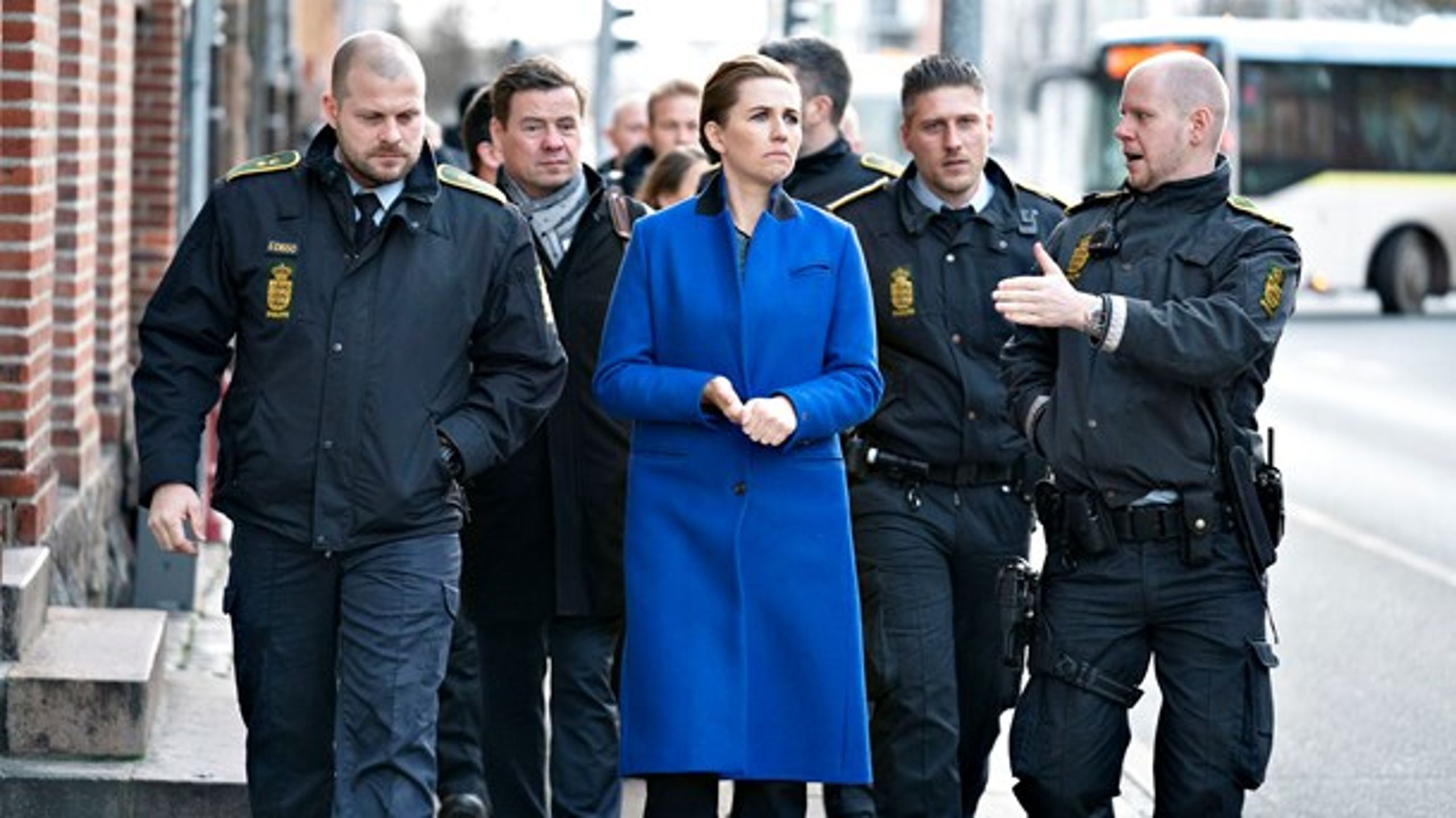 Mette Frederiksens udmelding om en halvering af Rigspolitiet er seneste eksempel på regeringens velsmurte kommunikationsstrategi.&nbsp;&nbsp;