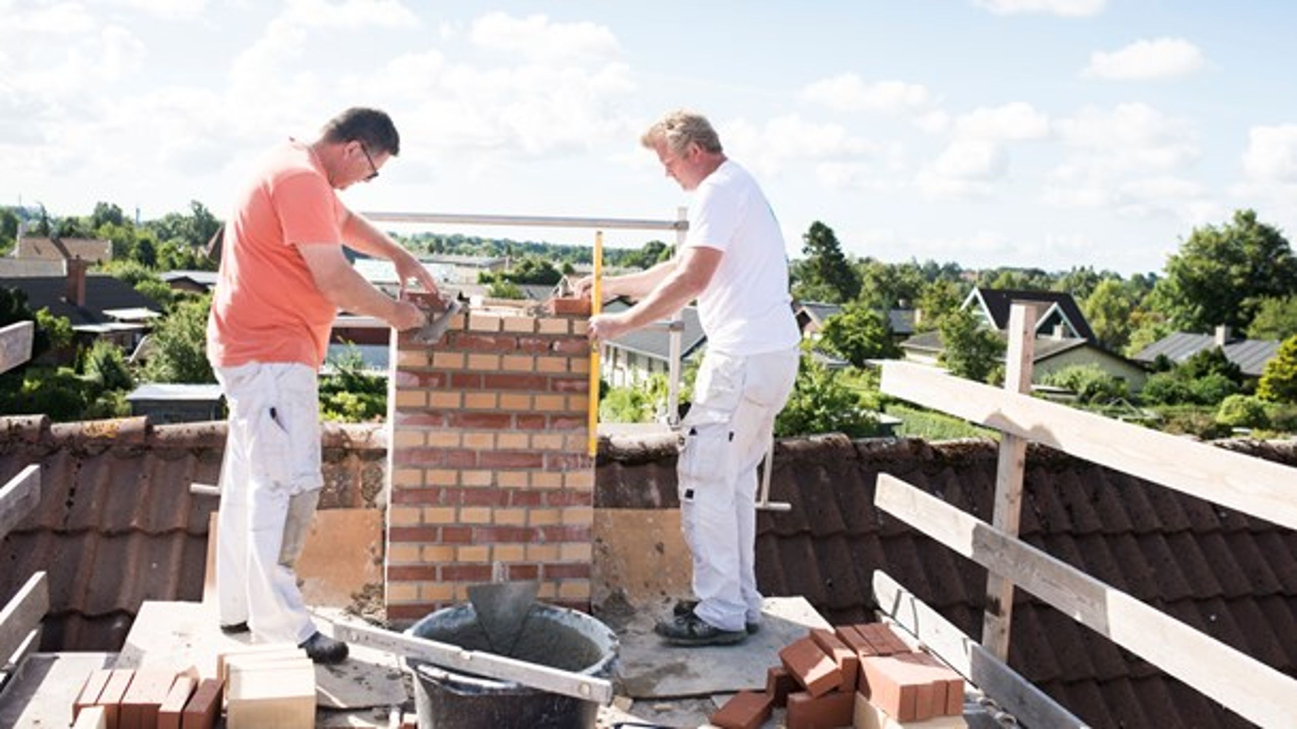 Under overenskomstforhandlingerne kommer Dansk Byggeri ikke til at slippe afsted med at kalde os for grådige dødskommunister, skriver murerformand Jonas Andersen.