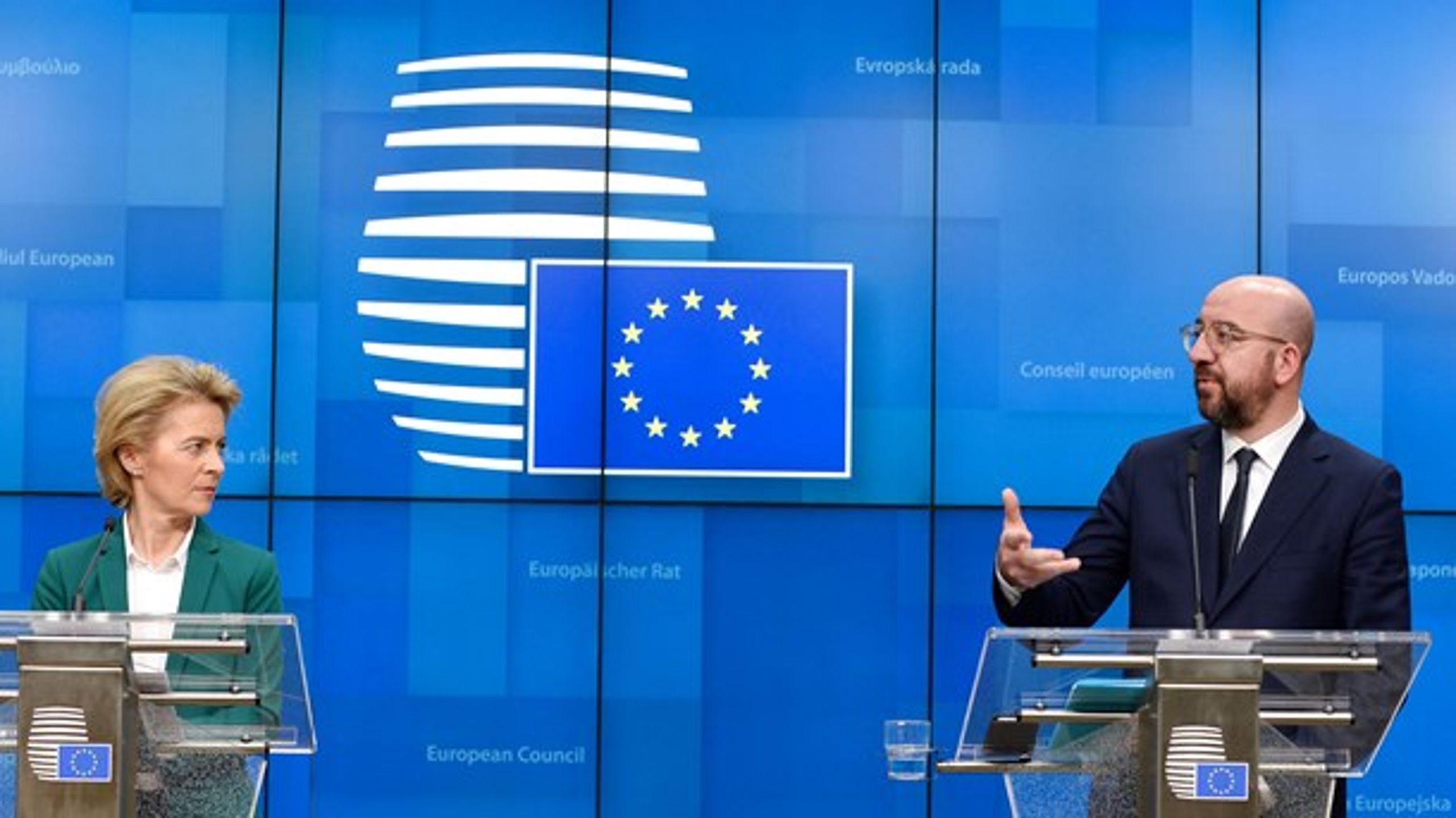 EU-kommissionsformand Ursula von der Leyen og formanden for Det Europæiske Råd, Charles Michel, var de eneste deltagere på tirsdagens EU-topmøde, der var fysisk til stede, mens de andre var med på videolink.
