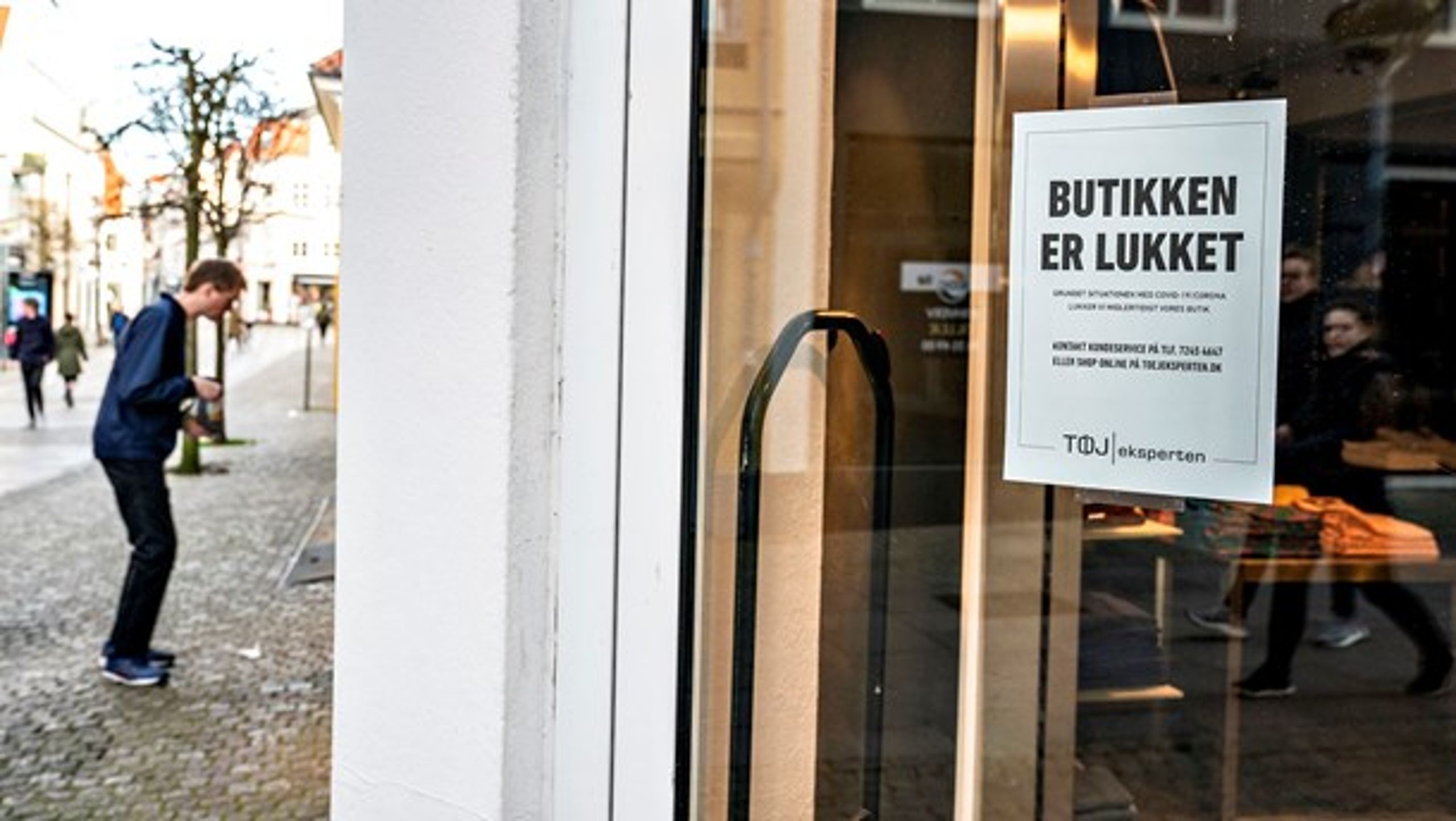 Forsøget på at inddæmme covid-19 har bremset den økonomiske aktivitet&nbsp;i Danmark og store dele af resten af verden.