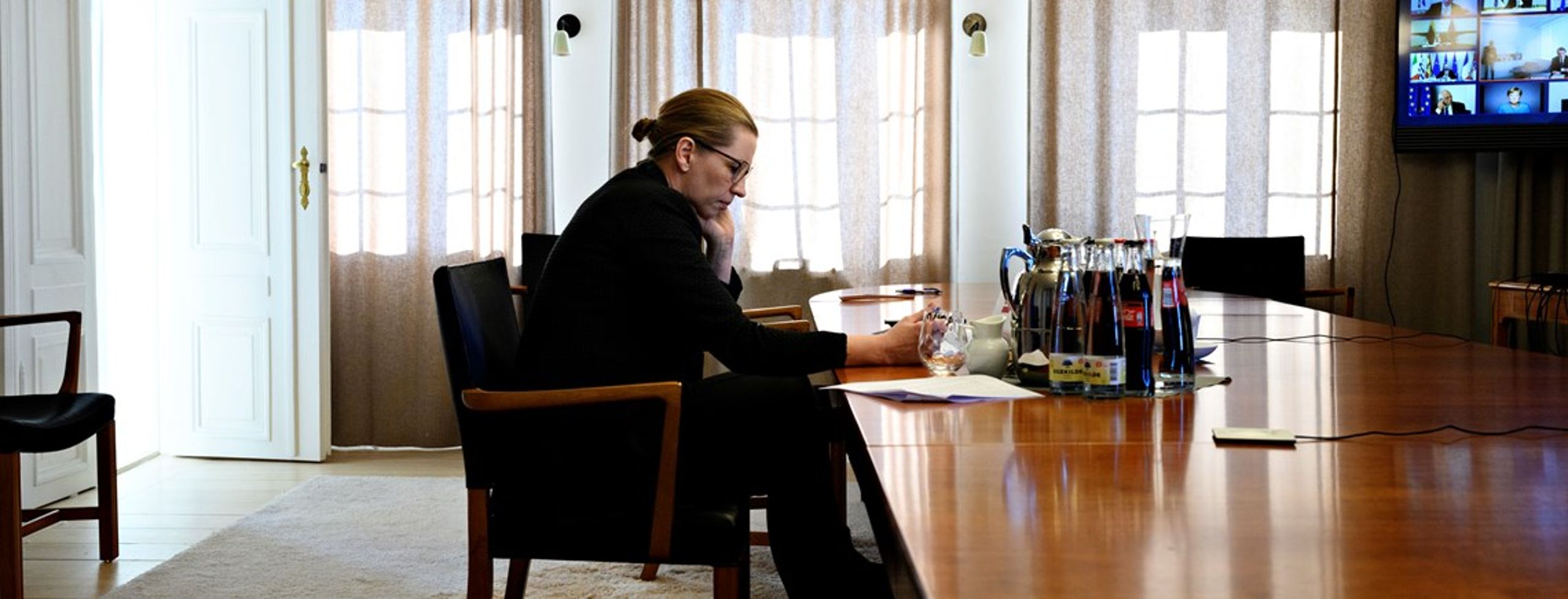 Statsminister Mette Frederiksen (S) på Marienborg&nbsp;under et&nbsp;videotopmøde med EU's stats- og regeringschefer torsdag 26. marts.