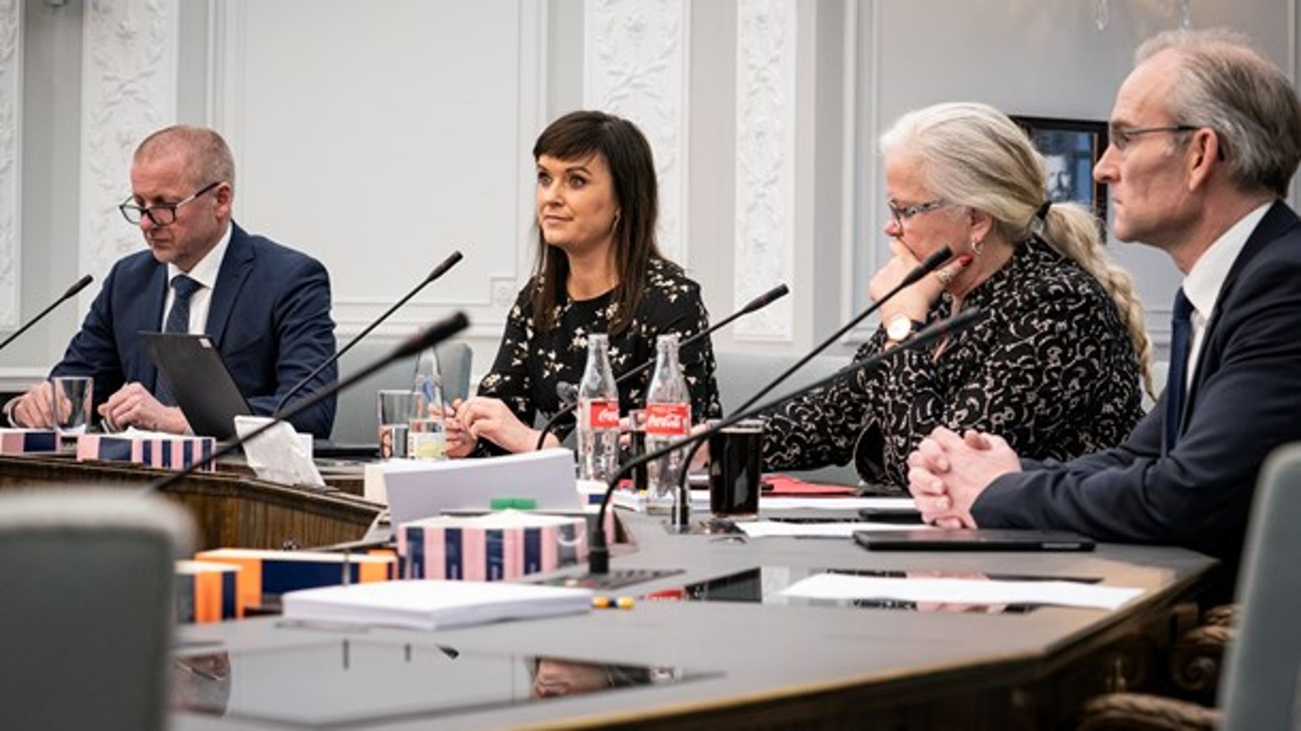 Venstres sundhedsordfører, Martin Geertsen, har forladt forhandlingerne om genåbningen af sundhedsvæsenet sammen med blandt andre sine to ordførerkollegaer fra henholdsvis&nbsp;Dansk Folkeparti, Liselott Blixt, og Konservative, Per Larsen.