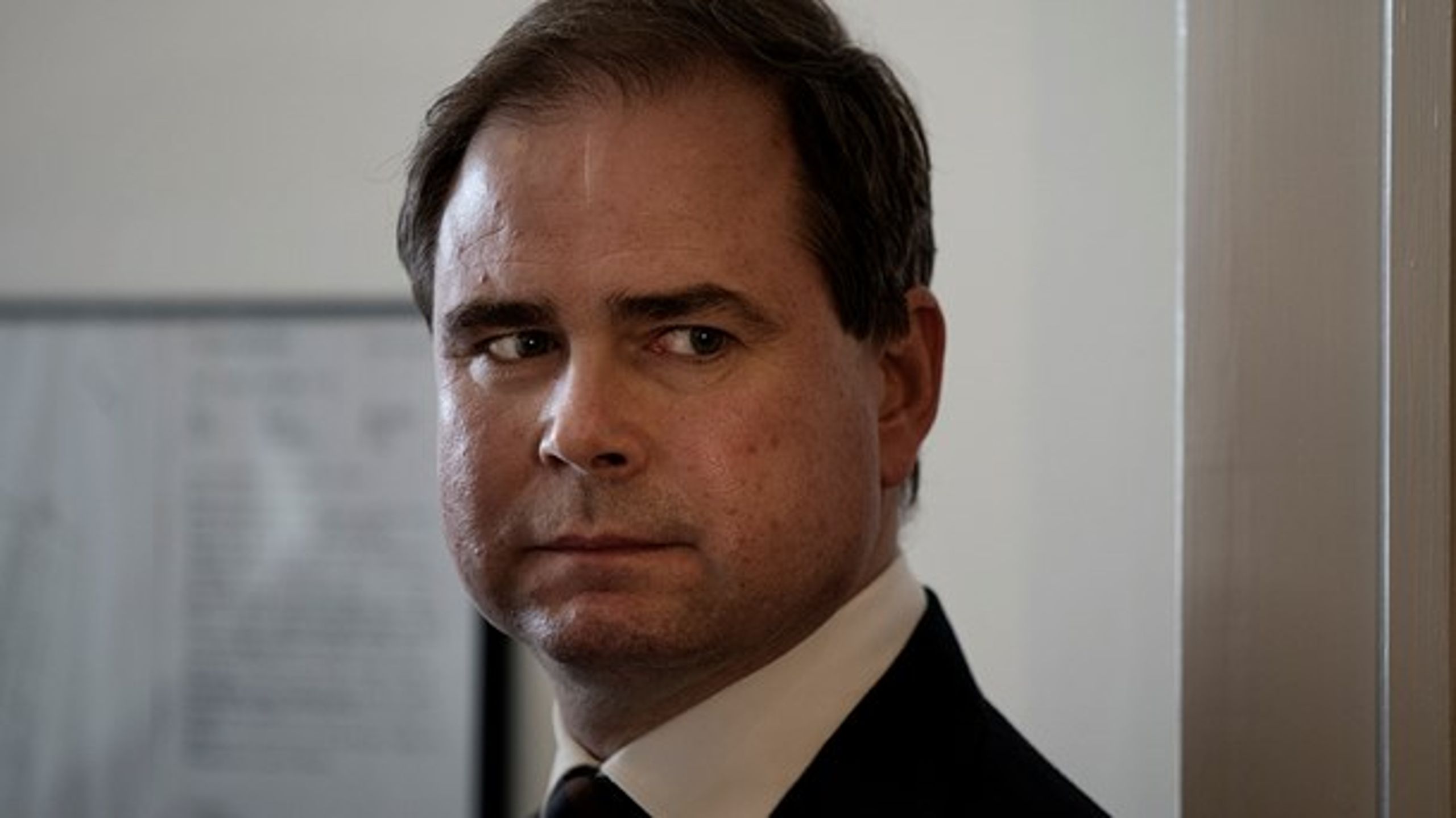 Finansminister Nicolai Wammen (S) har coronasymptomer. Han indstiller derfor sit arbejde for en stund.&nbsp;