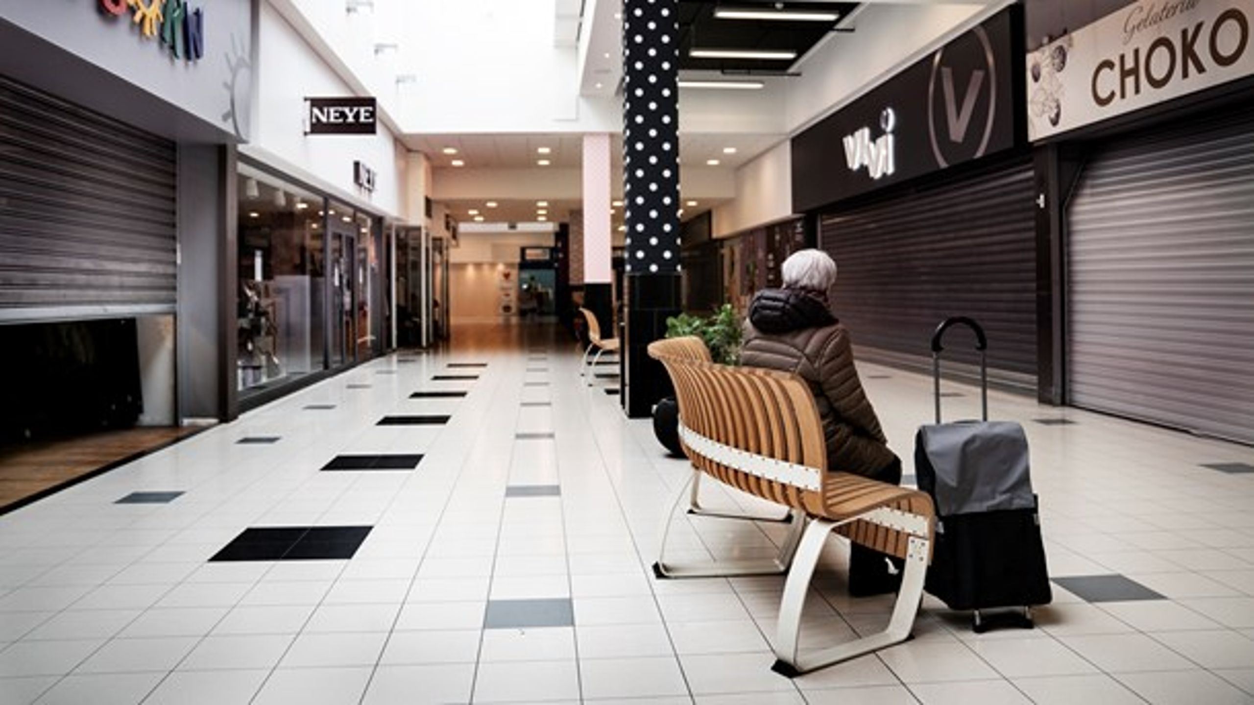 Borgmestre og repræsentanter for erhvervslivet skal i en temadebat give bud på, hvorvidt kommunerne gør nok for at understøtte det lokale erhvervsliv under coronakrisen.