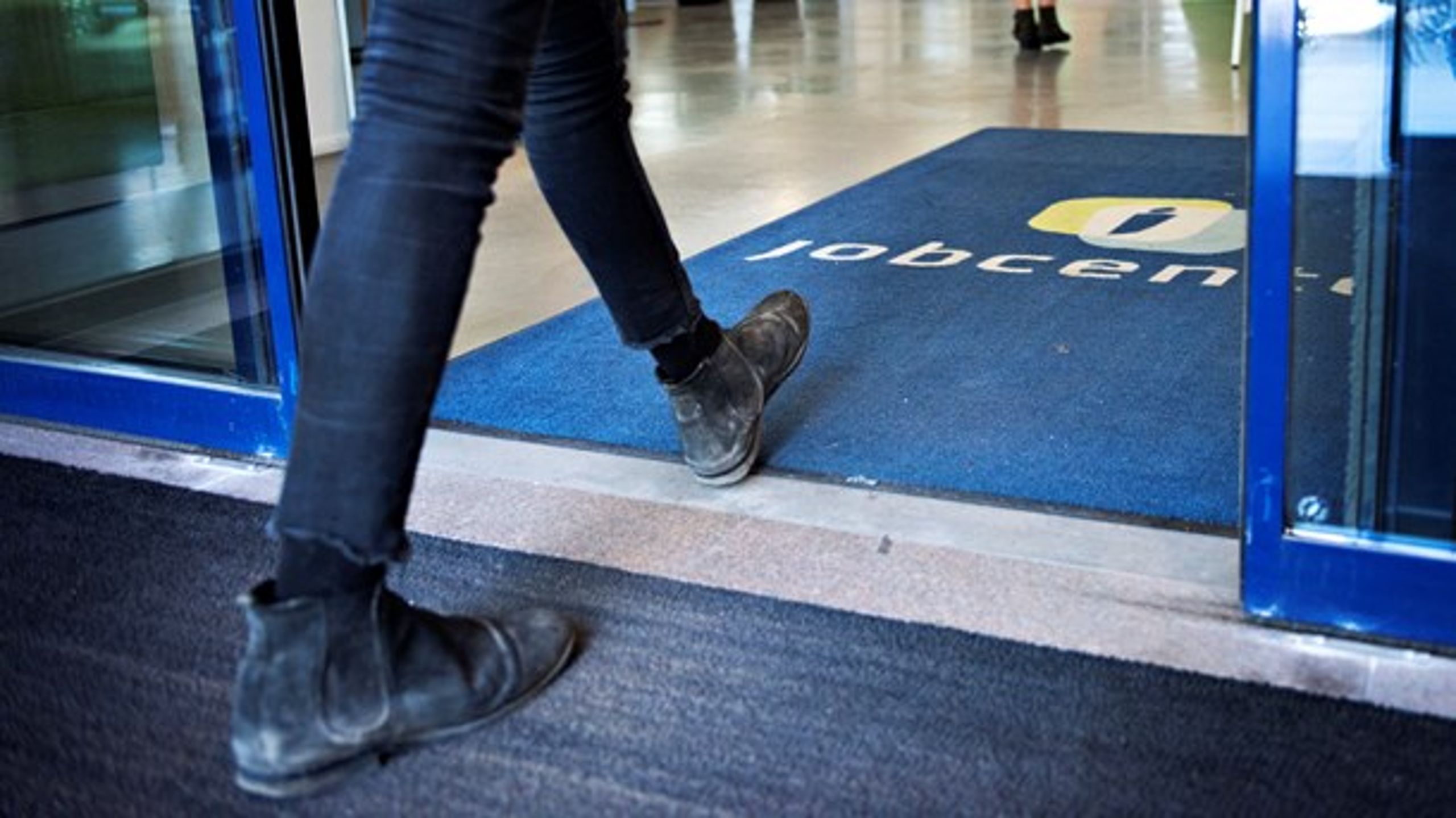 Løsningen på en stærkt stigende ledighed ikke er at sende flere ledige i gratis arbejde i virksomhederne, mener Ejner K. Holst.&nbsp;