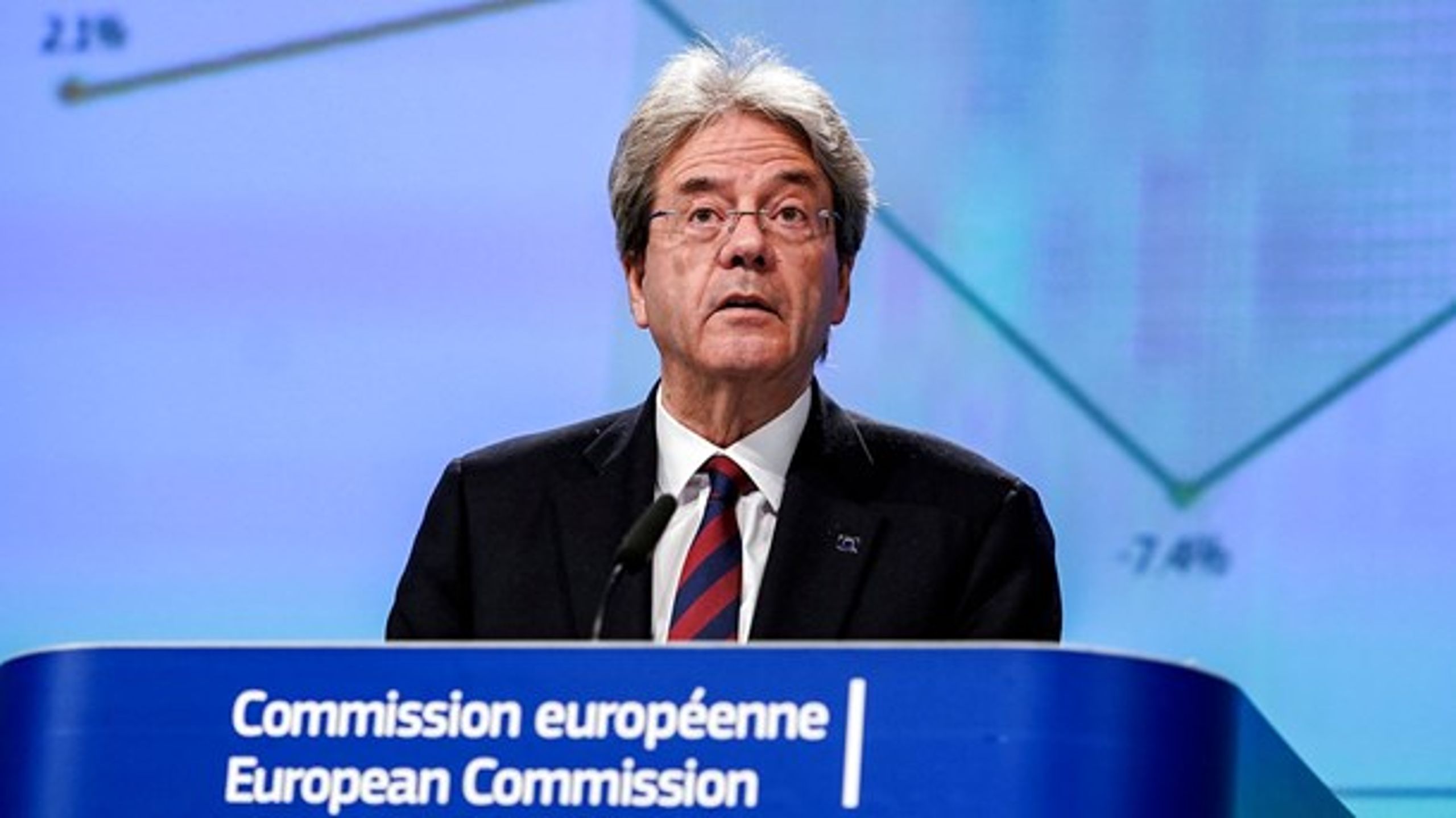 EU's økonomikommissær Paolo Gentiloni kalder planen "et vendepunkt" for EU-samarbejdet.